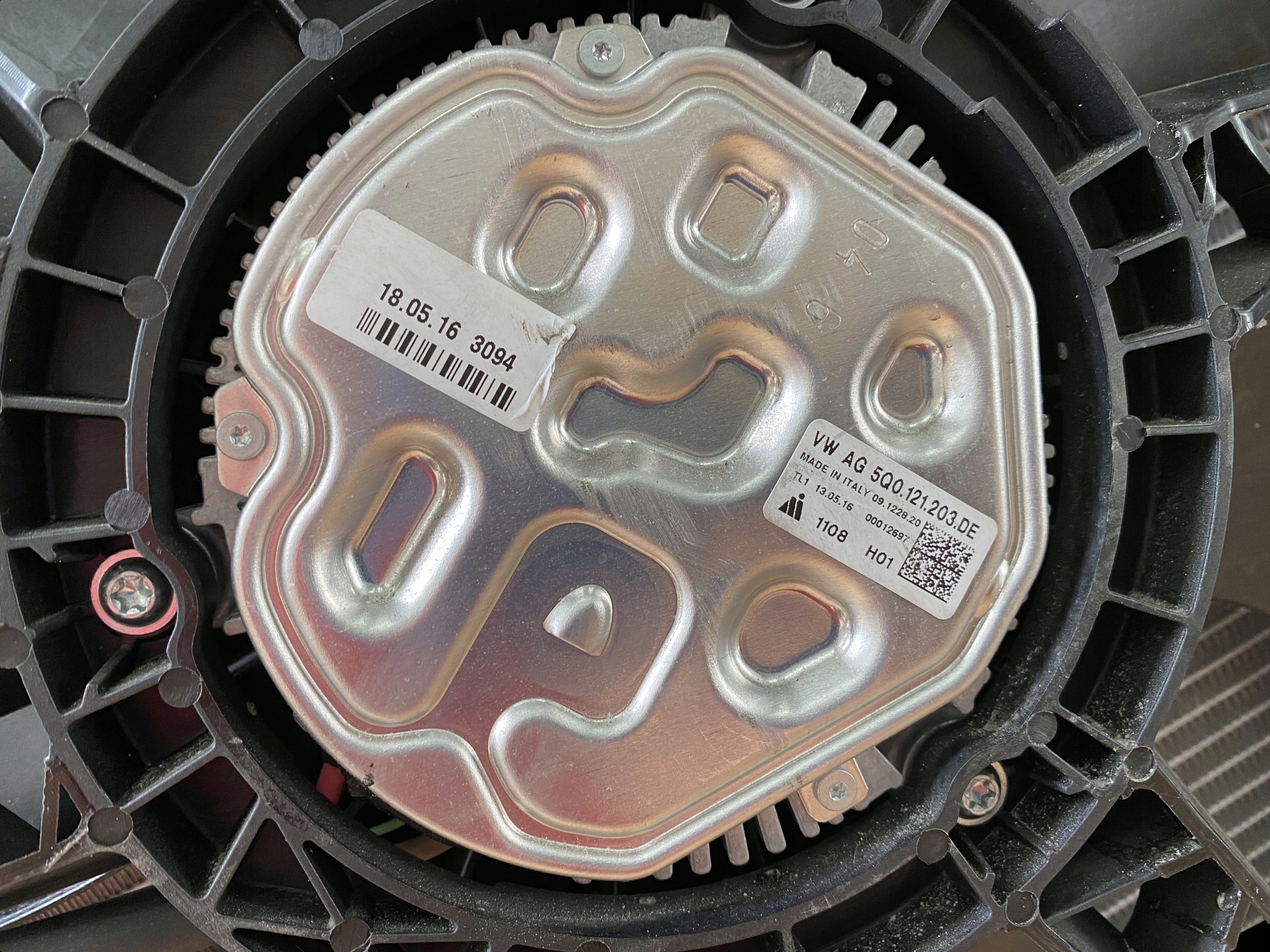 AUDI VW 1.4TFSI chladič vody KLIMY ventilátor
