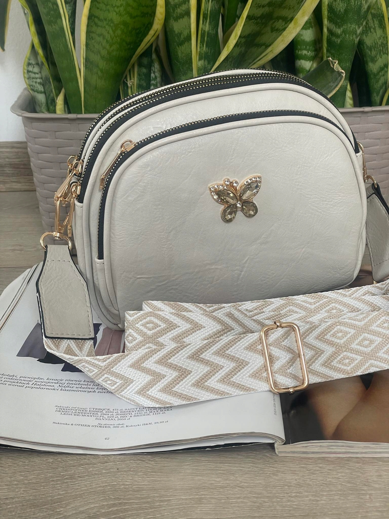 EFEKTOWNA torebka listonoszka 3 komorowa BŁYSZCZĄCY MAOTYLEK jasny beż Płeć kobieta