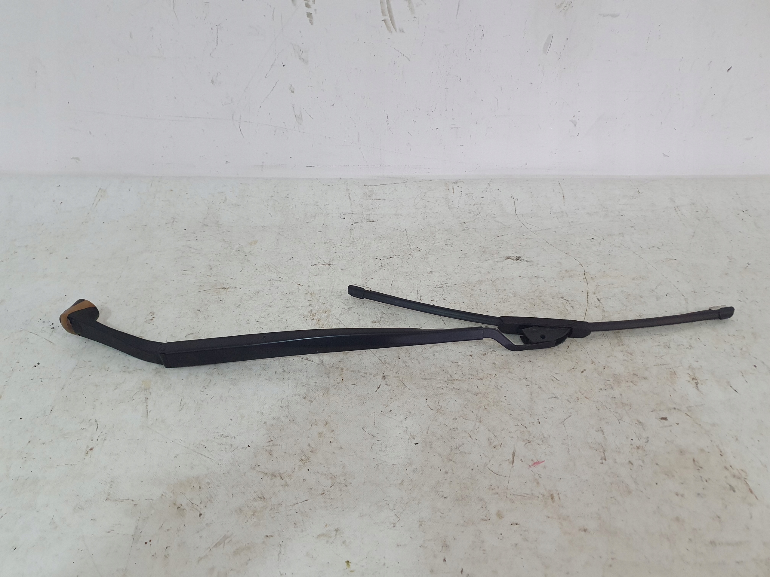 original DODGE CHARGER 2015- wiper arm right left KOMPLET