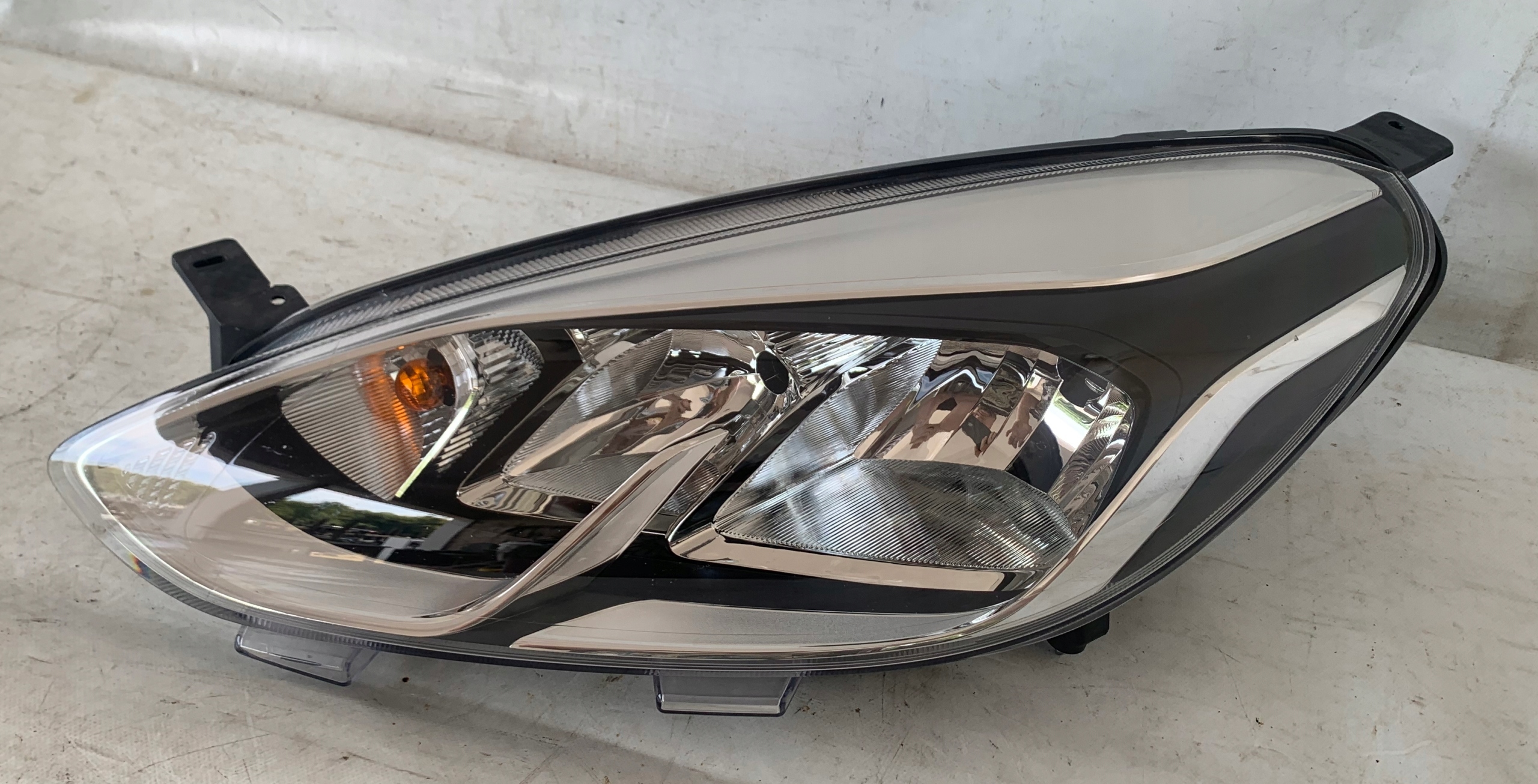 light left front FORD FIESTA MK8 H1BB-13W030-AD