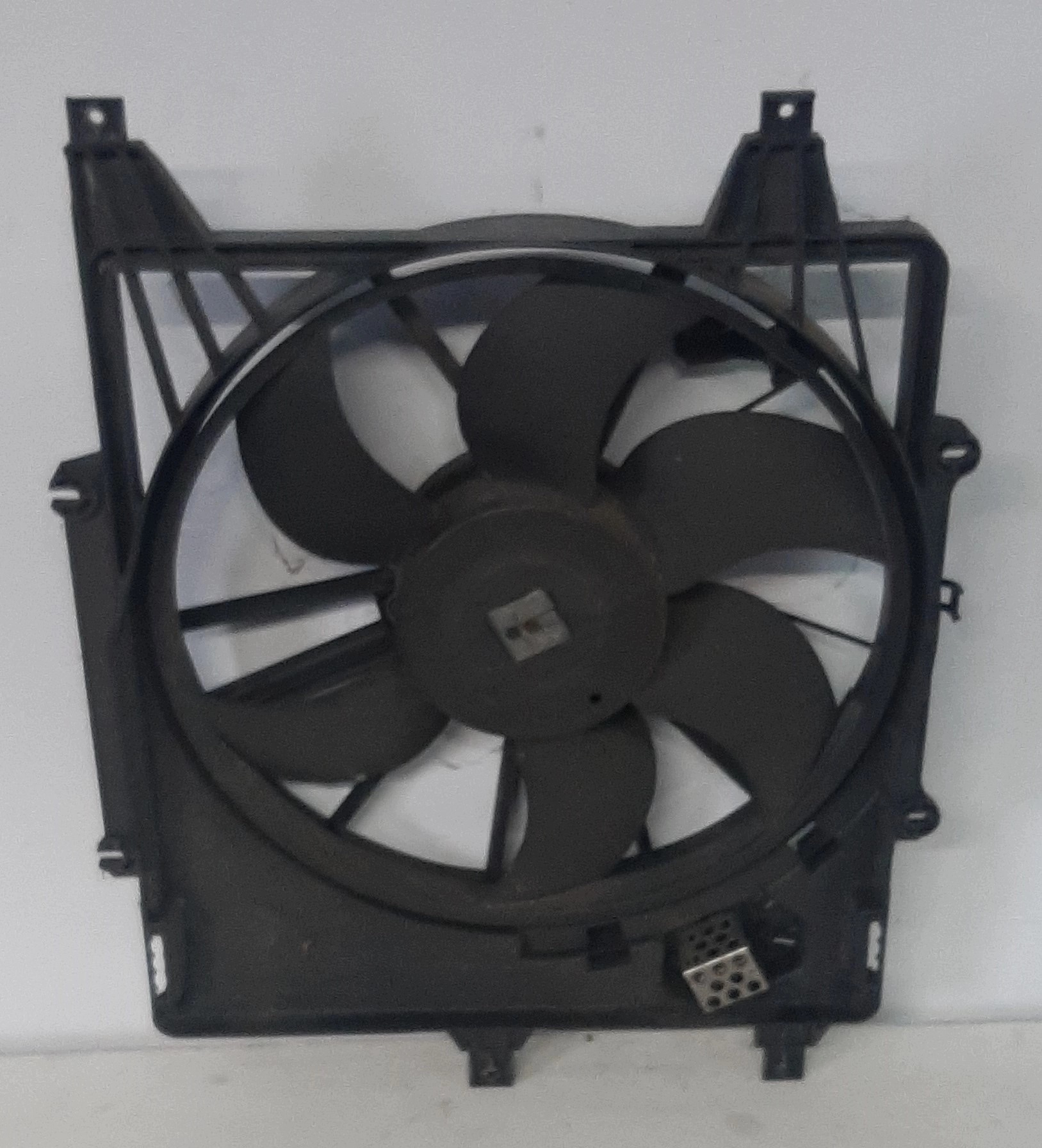 RENAULT CLIO III ventilátor chladiče Z obal OE 7700428659