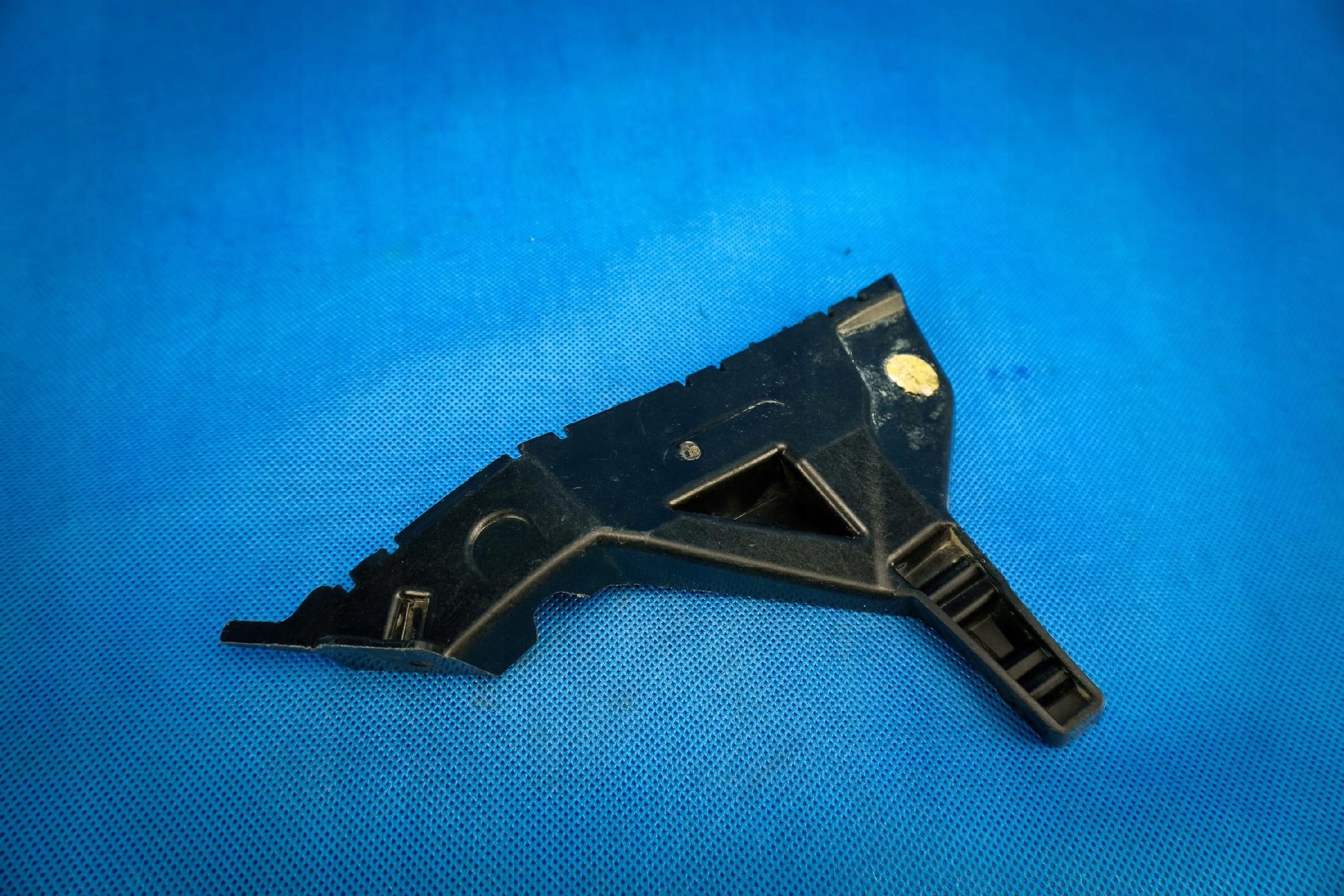 bumper bracket rear part left Audi TT 8S 8S0807571