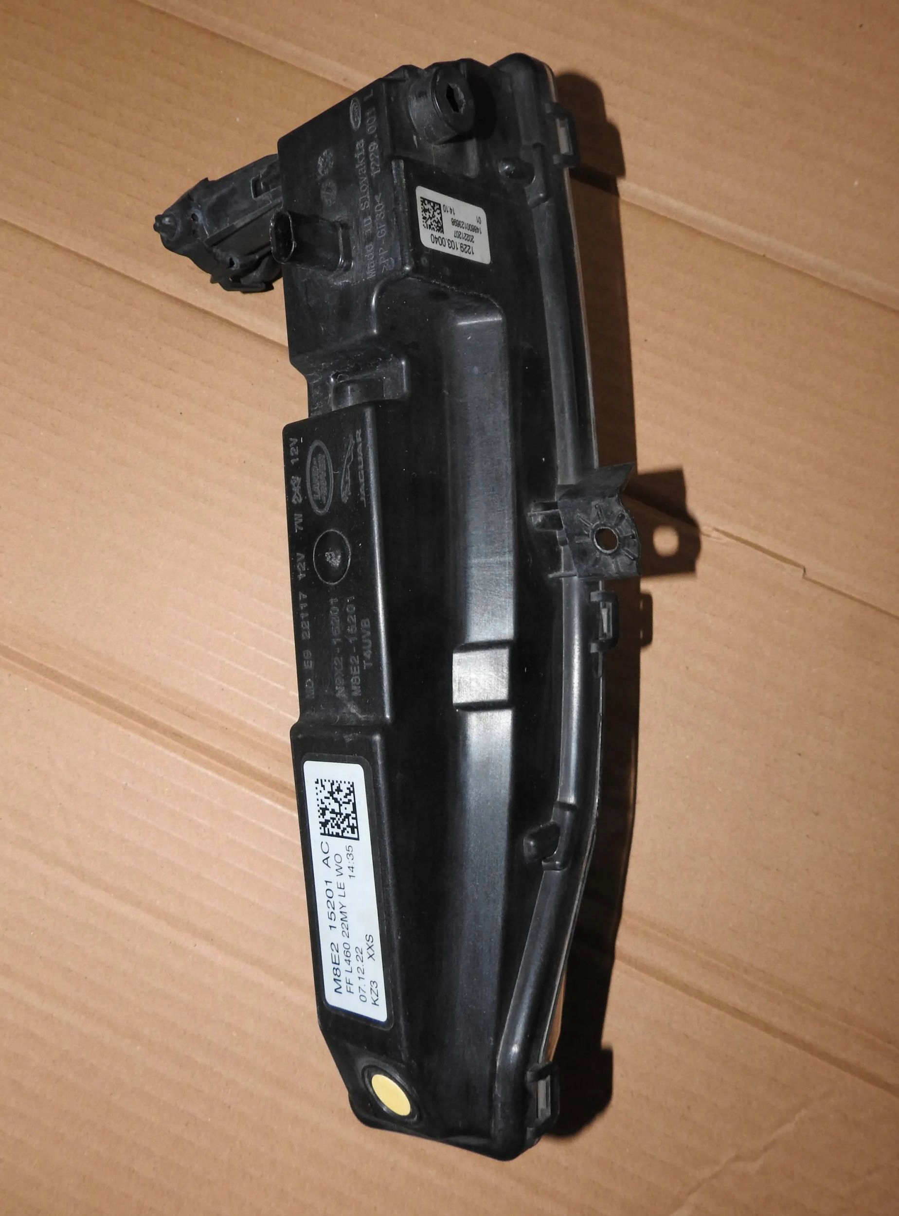 IE153 ГАЛОГЕН led передний левый RANGE ROVER L460 M8E2-15201-AC