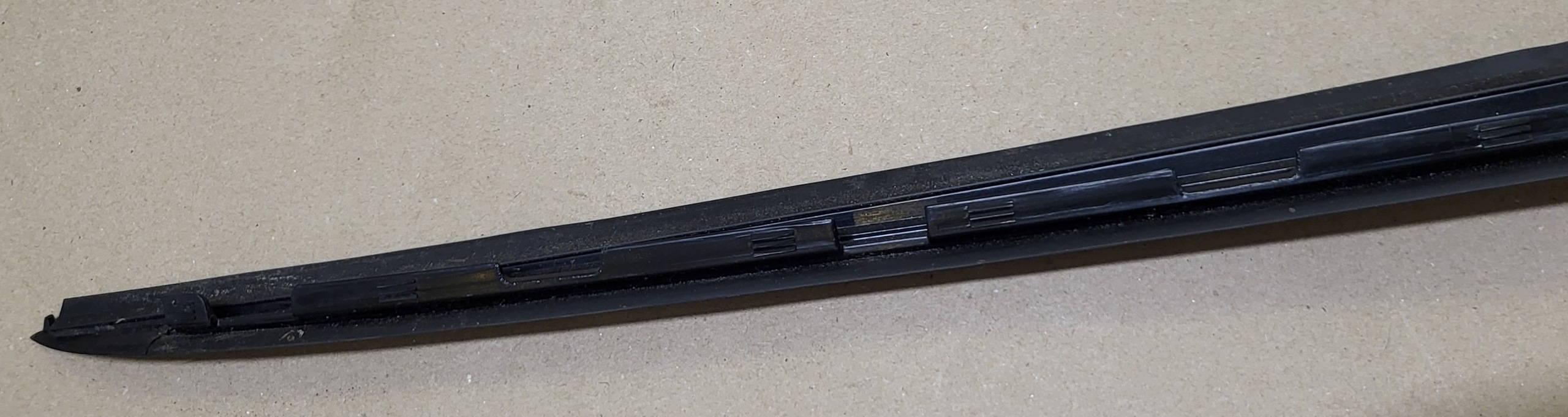 moulding windows windscreen left front front ODRZUTNIK KIA CEED III LIFT OE