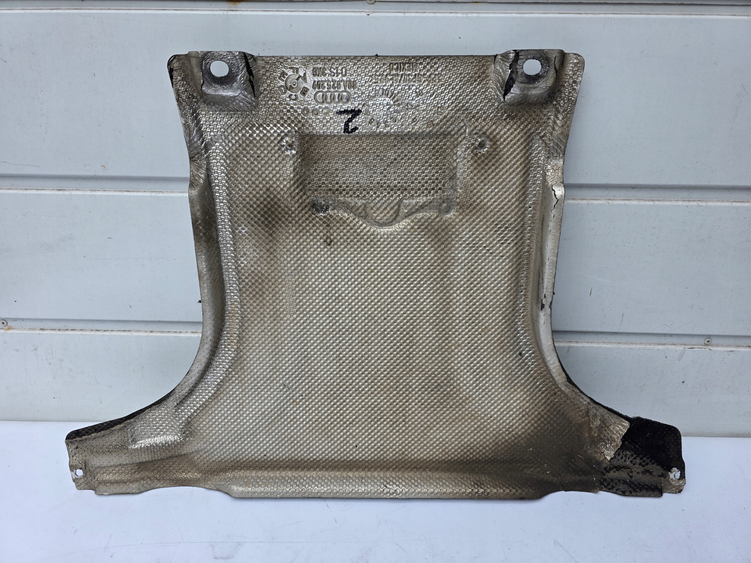 Blende Abdeckung des Bodens Unterfahrschutz AUDI Q5 80A II FY 80A825209D