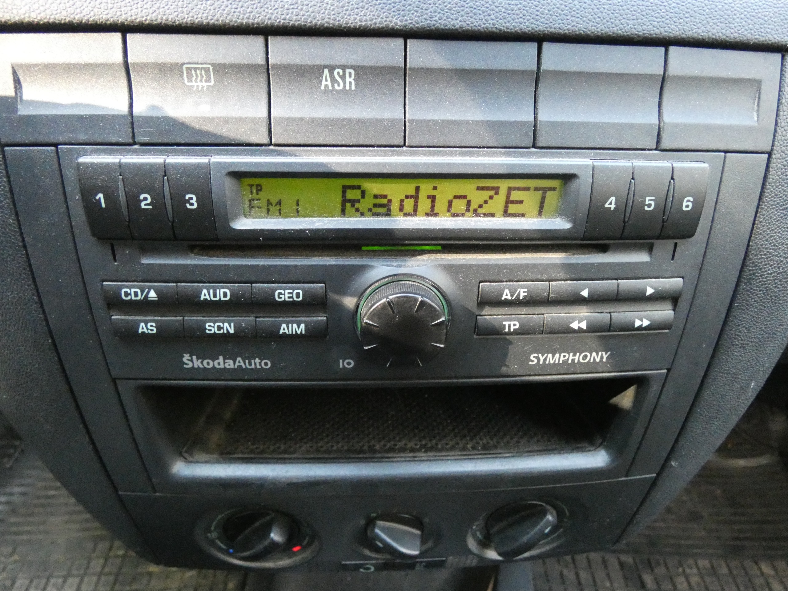 RADIO original CD SKODA FABIA und 99-08 SYMPHONY code KSIAZKA