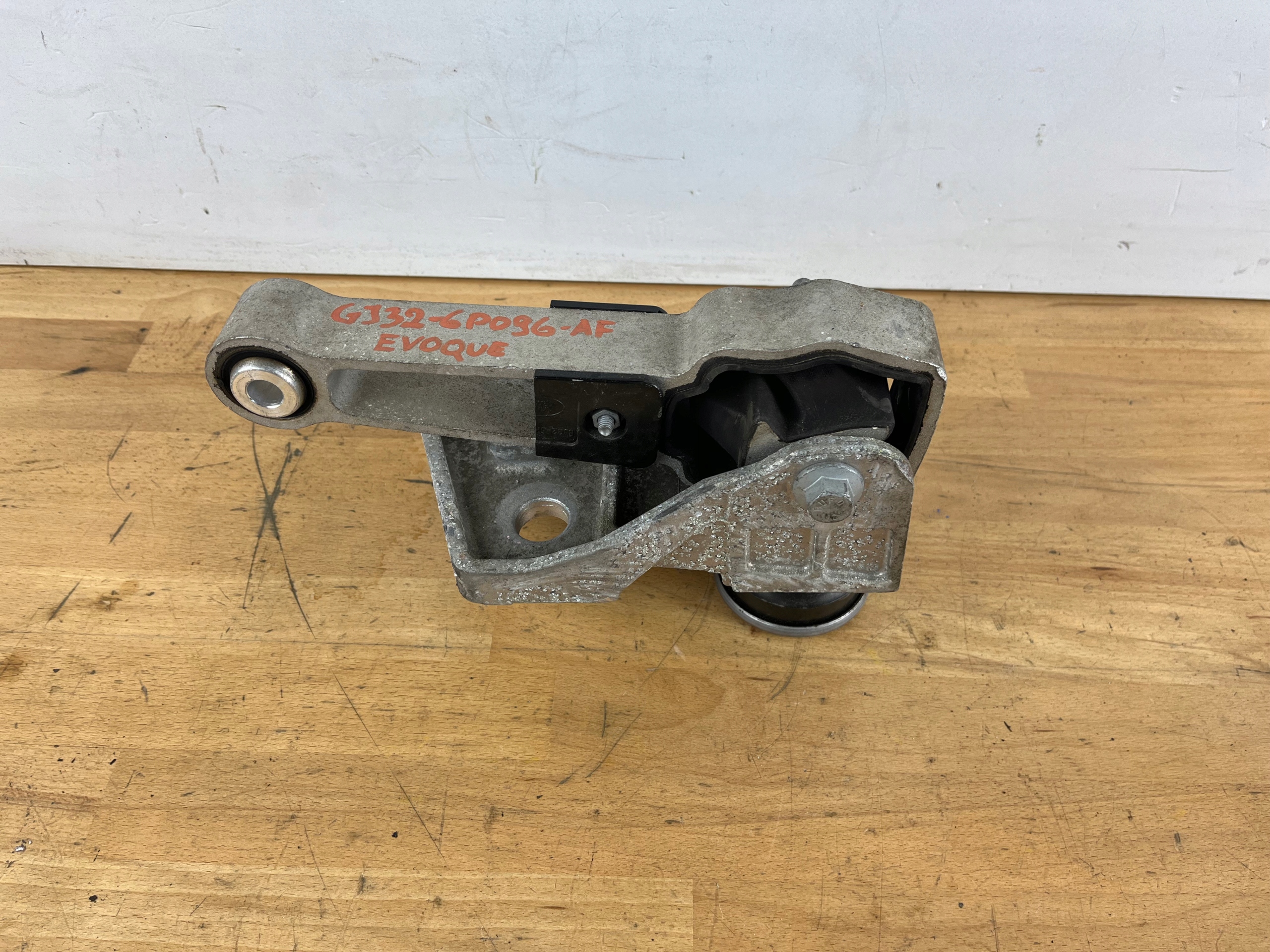 holder engine mount JAGUAR E-PACE GJ32-6P096-AF