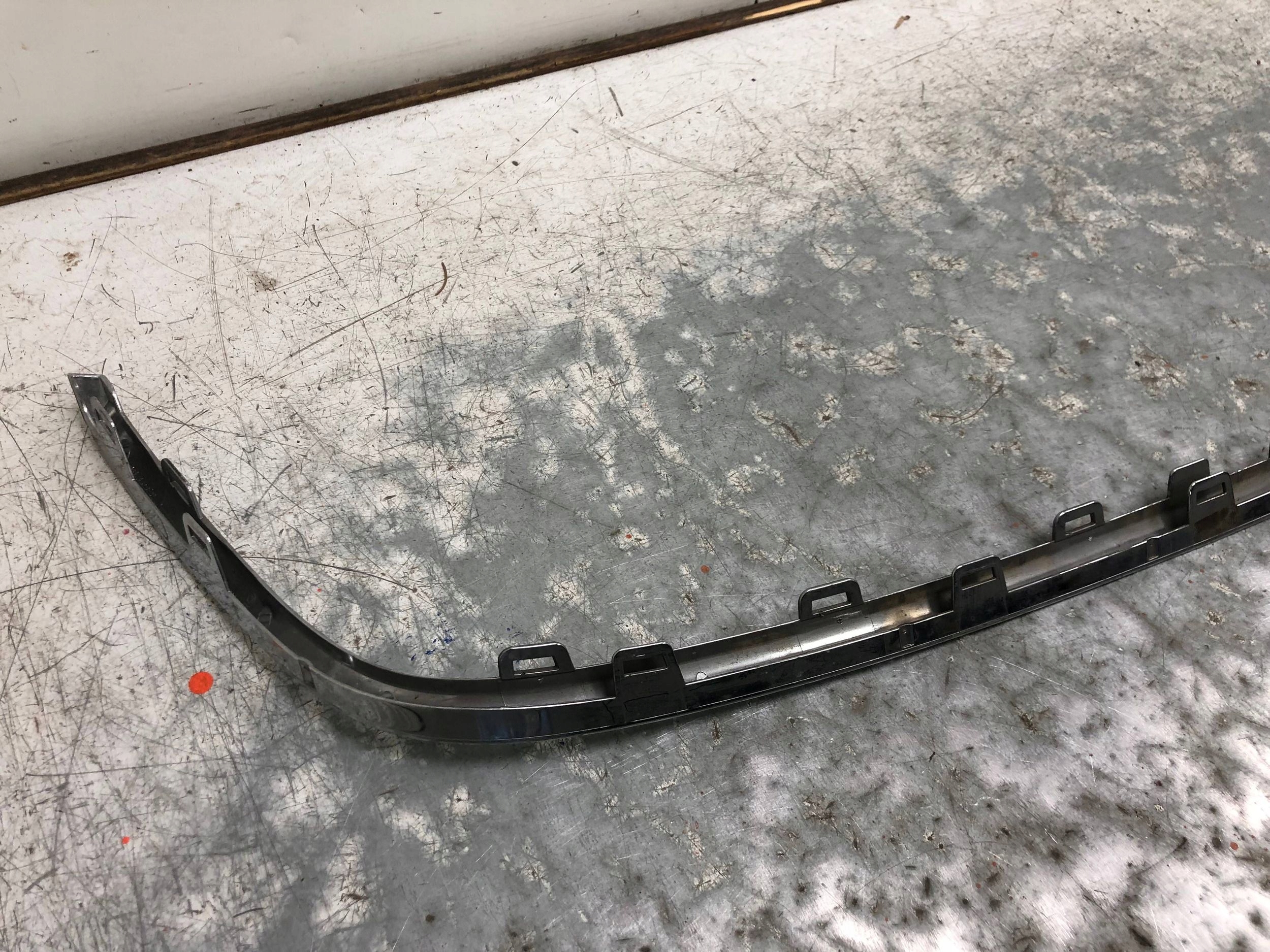 frame CHROM GRILLA SKODA YETI 5L0853607
