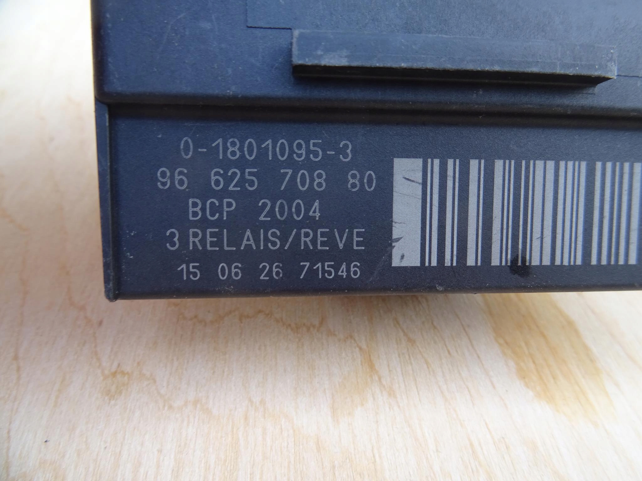 CITROEN PRZEKAŻNIK ŚWIEC ŻAROWYCH 9662570880 Producent części Citroen OE