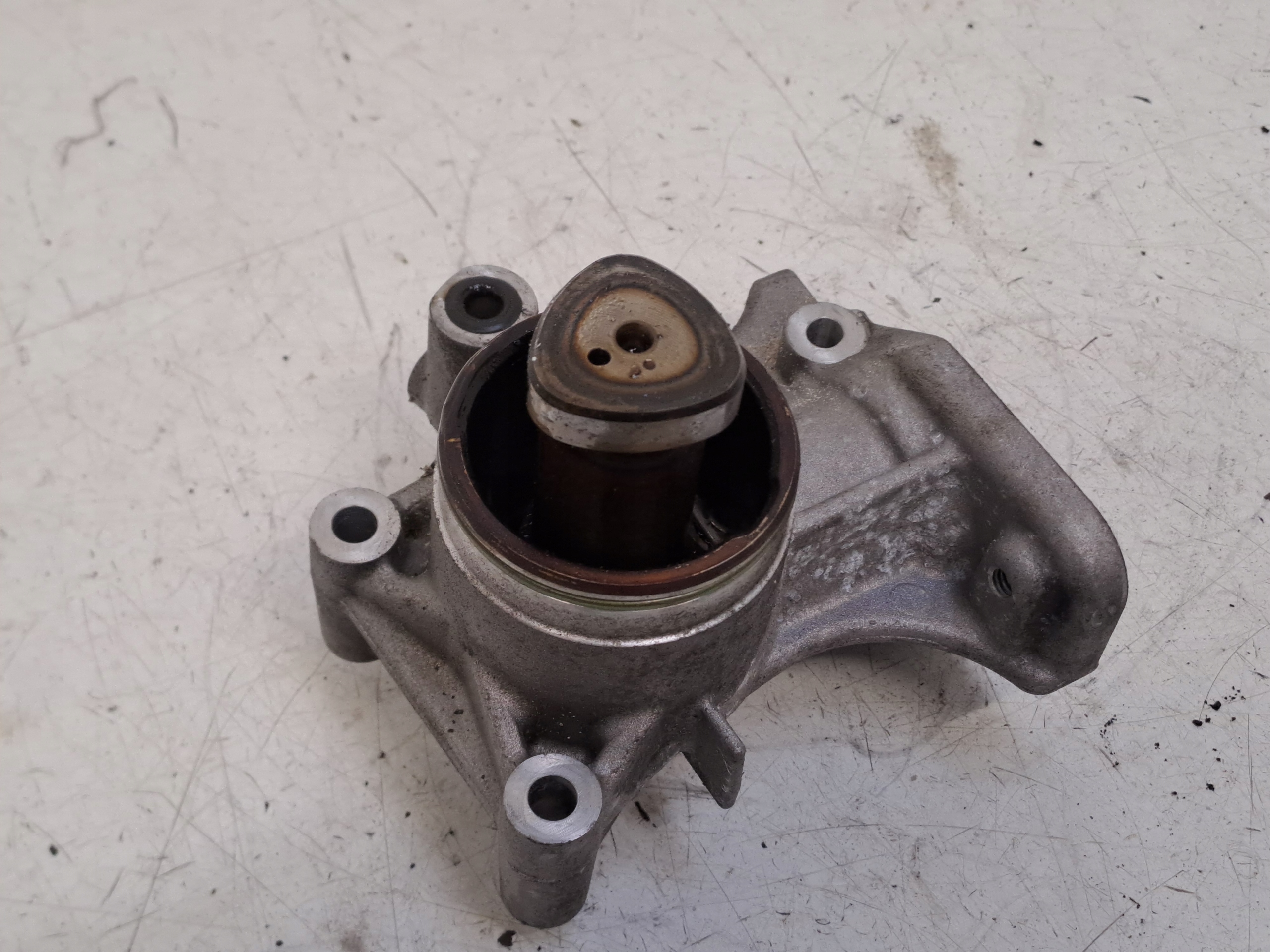 Naped pompy 7628021 BMW F20