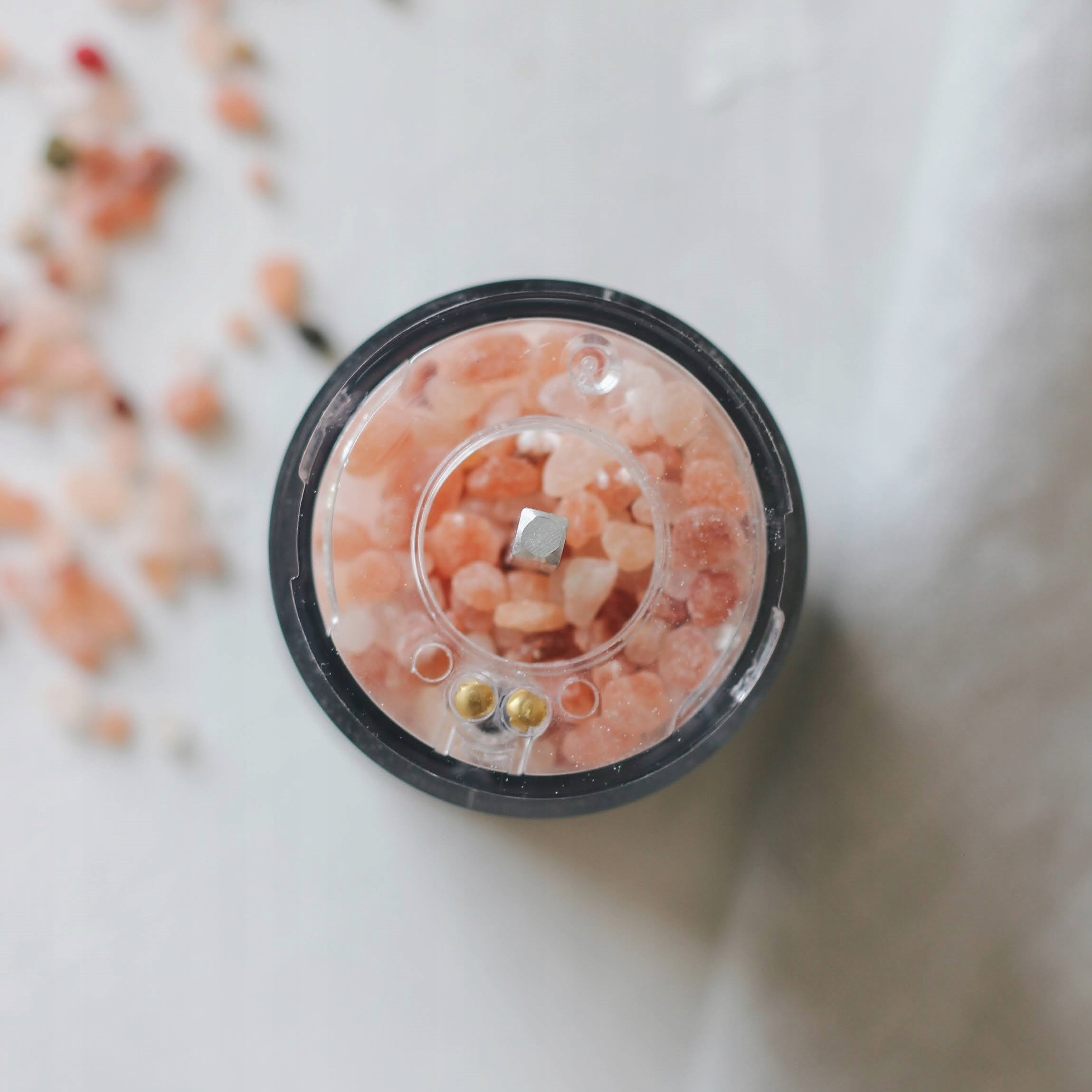 MŁYNEK ELEKTRYCZNY DO PIEPRZU, SOLI I PRZYPRAW BIAŁY, LED, ZESTAW 2 szt. Model KA036 WHITEPILLAR