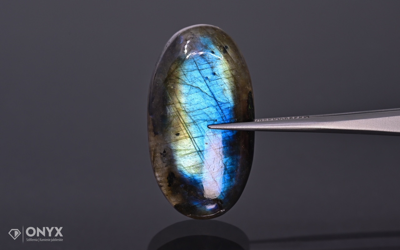 Labradorit kabošon ovál 35x19 mm