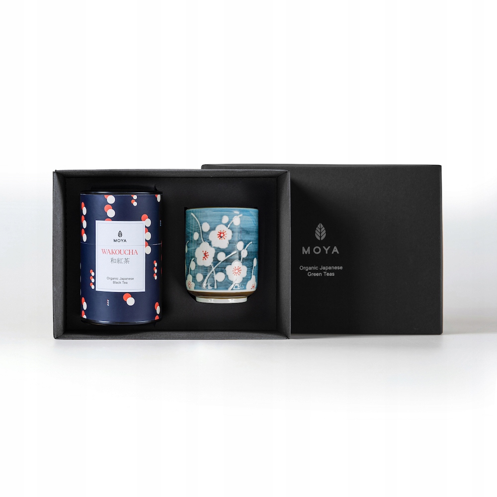 Levně Dárková sada – organický zelený čaj Moya Wakocha a hrnek Sogen