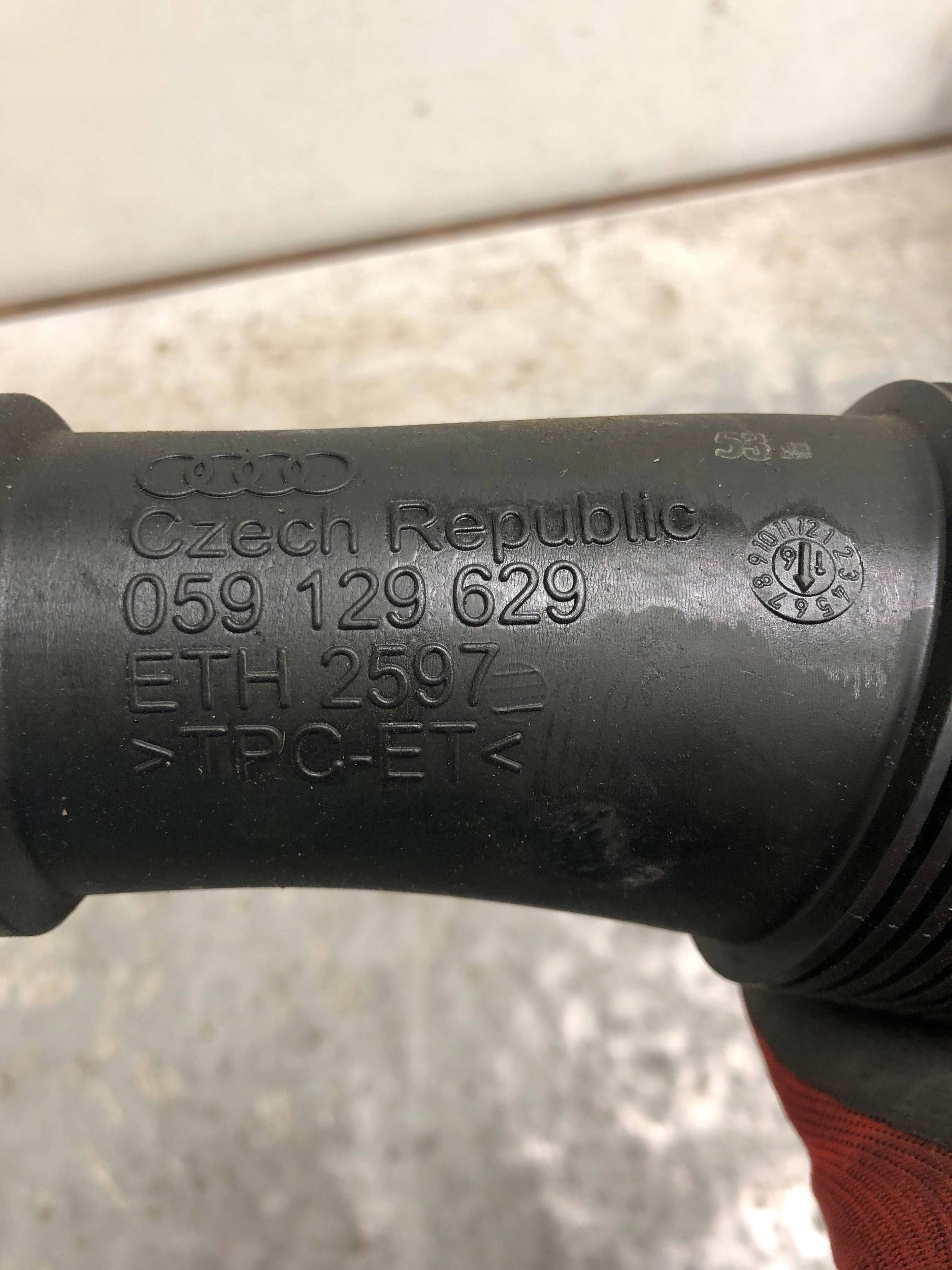 cső, csővezeték Szívótömlő AUDI Q5 LIFT 059129629