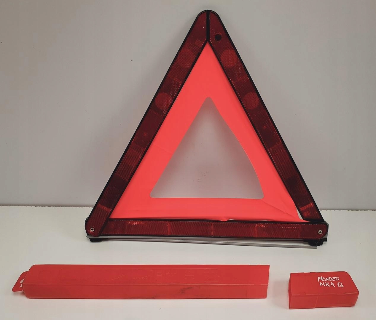 TRÓJKĄT OSTRZEGAWCZY FORD MONDEO MK4 Producent Ford (OE)