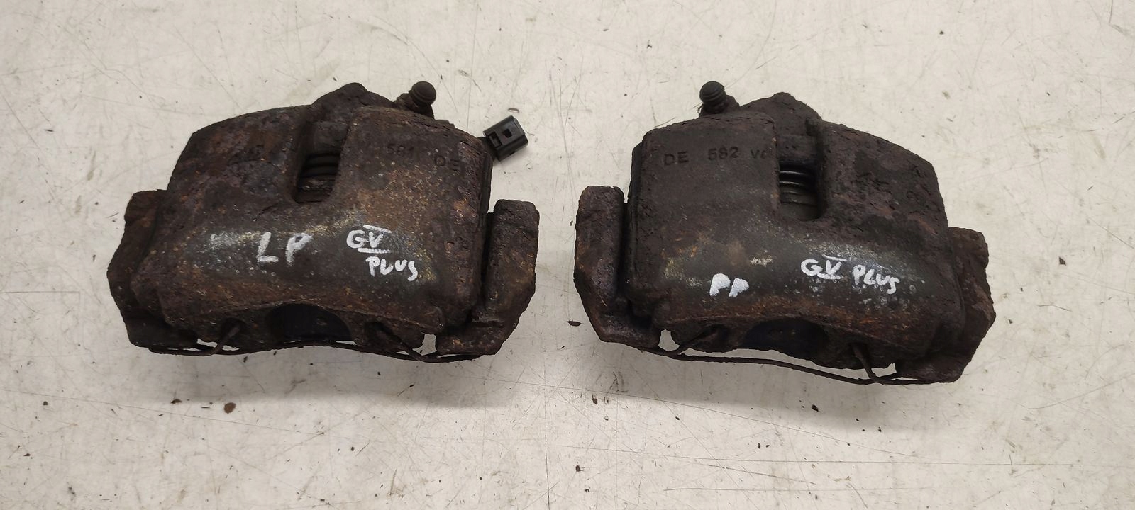 caliper front front right left VW Golf plus 1,9 TDI