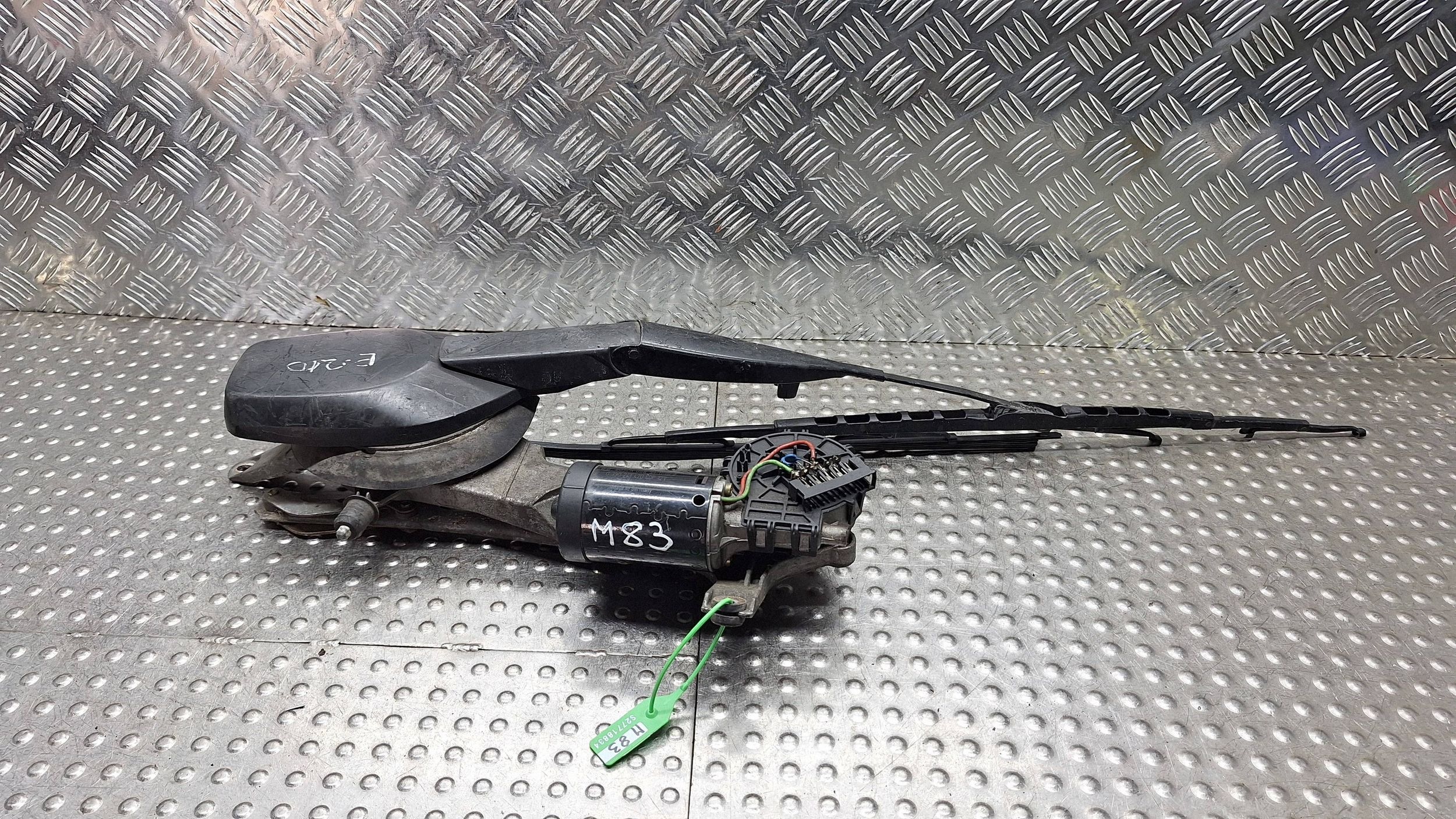 wiper mechanism front 2108201542 MERCEDES E-class W210 LIFT 99