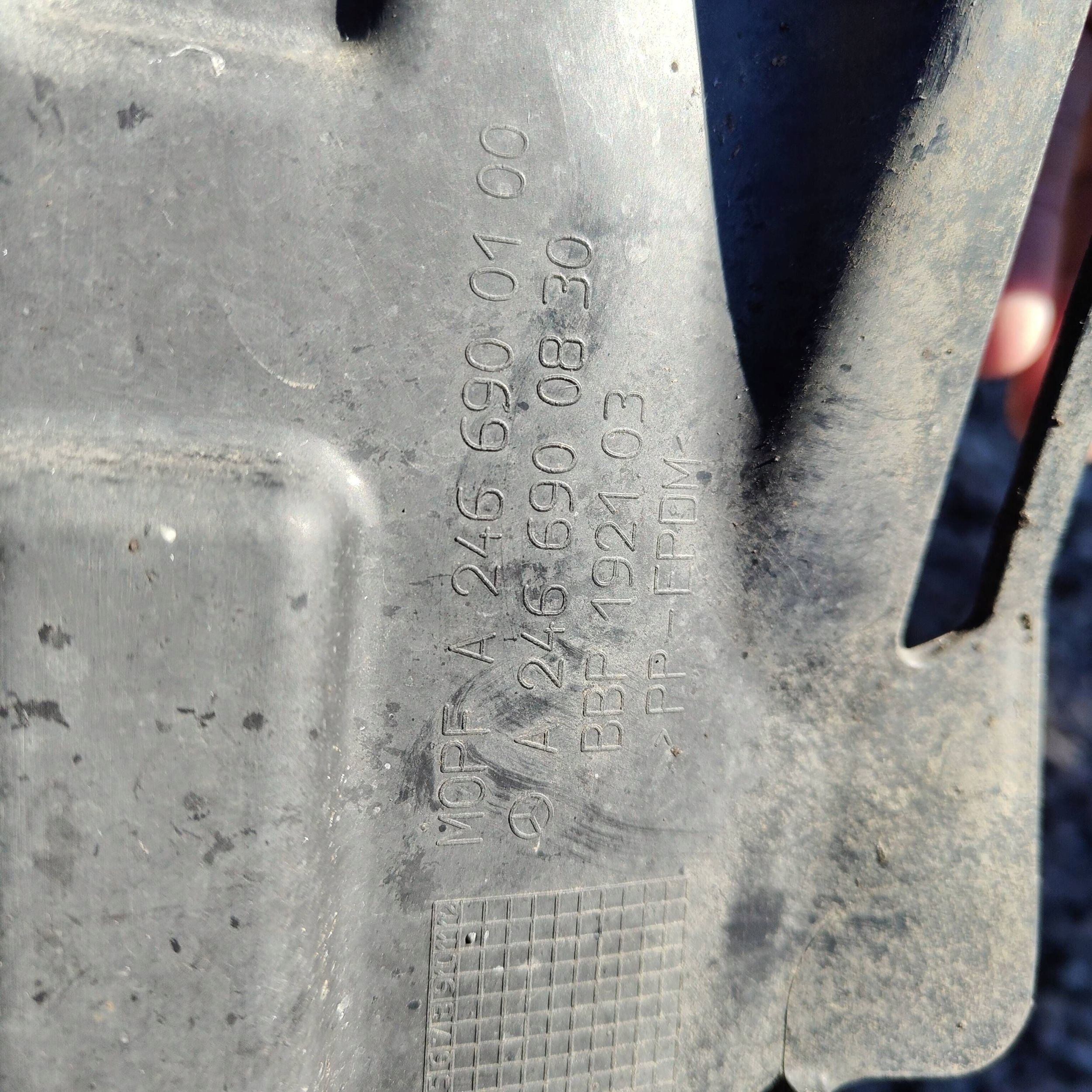 Mercedes-Benz CLA C117 X117 W117 2015 front side left mudguard front