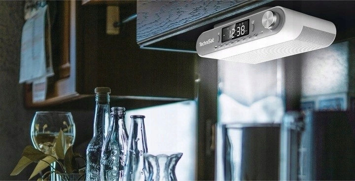 TECHNISAT RADIO KUCHENNE PODWIESZANE PODSZAFKOWE BLUETOOTH FM LAMPKA LED Format wyświetlania godziny 24 h