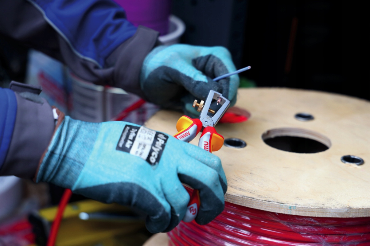 Szczypce do ściągania izolacji VDE 160 NWS Germany Informacje dodatkowe certyfikat 1000V