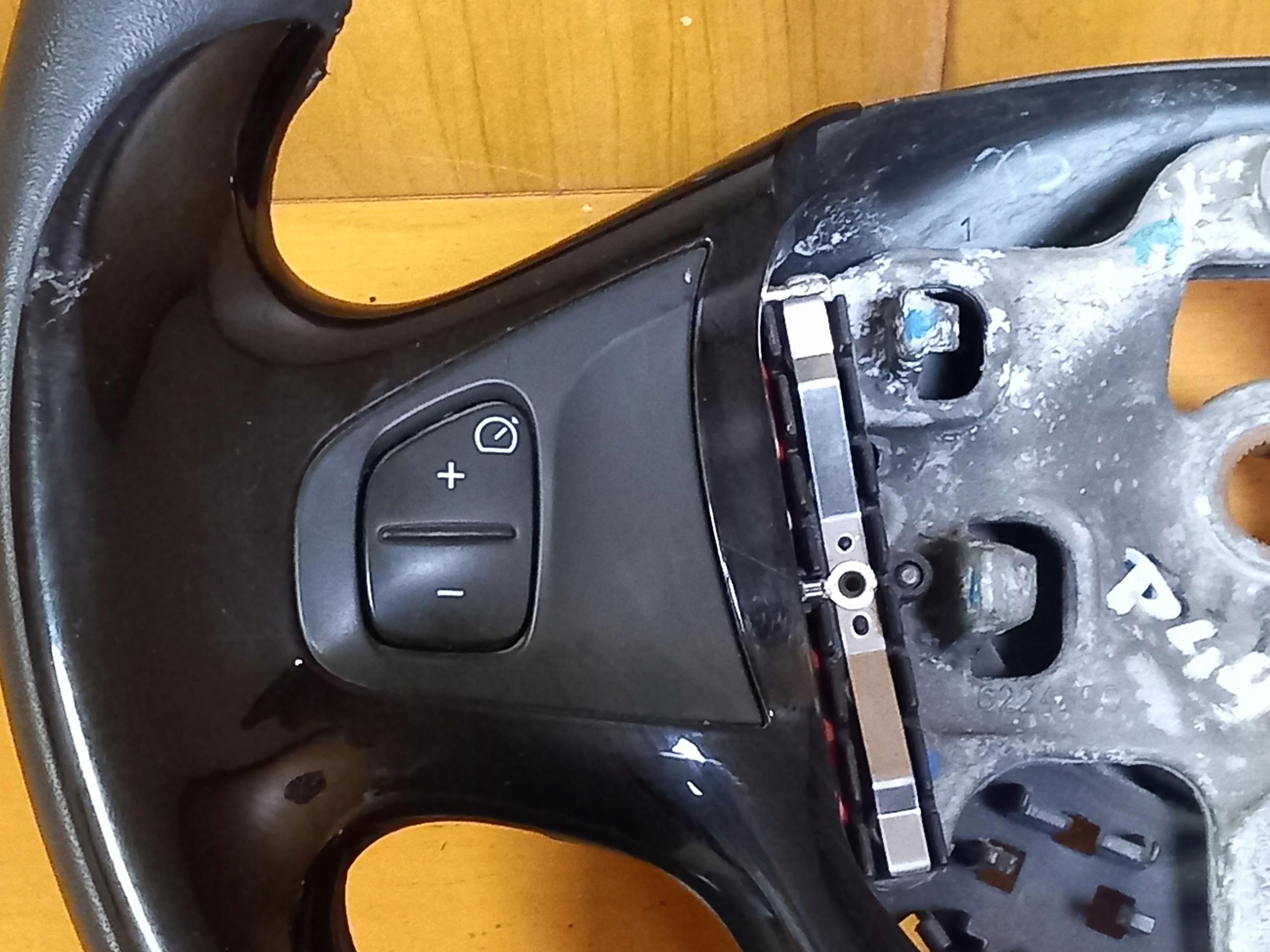 volante MULTIFUNKCJA RENAULT CAPTUR e 484006599R 13-19