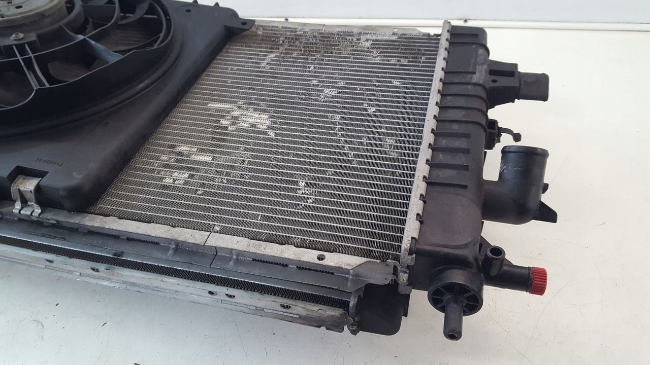 chladiče ventilátor Opel Astra H 2,0T benzín