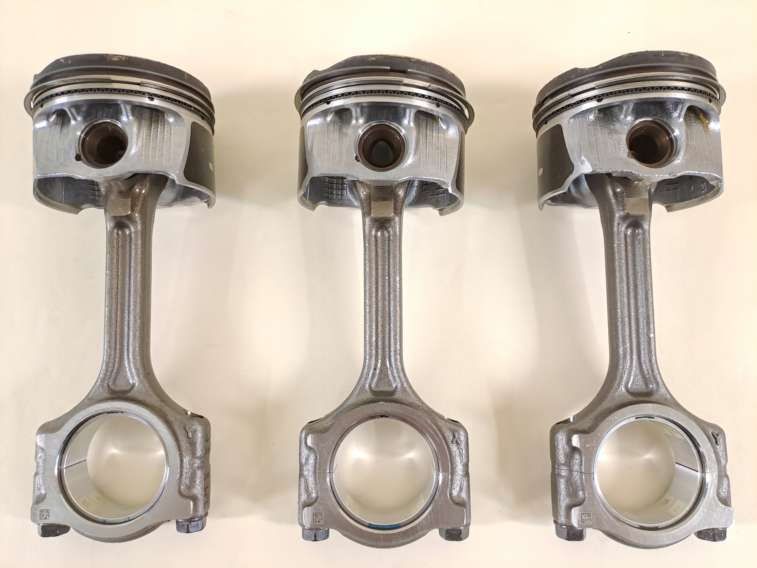 110119230R - SANDERO III 3 STEPWAY 21R поршень 1.0 TCe H4D поршни