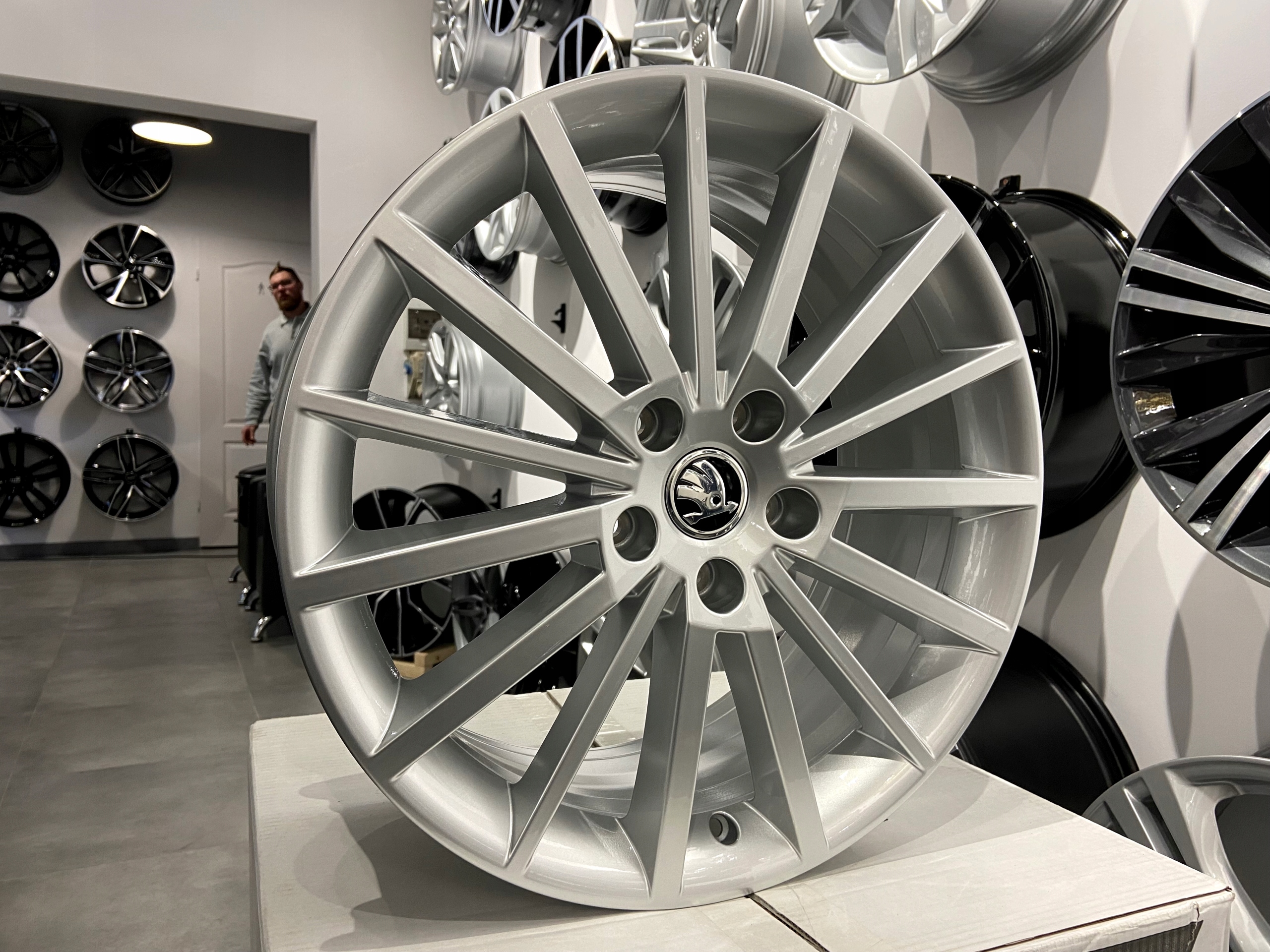 Oryginalne felgi 18 7 5 5x112 SKODA Octavia Turini Rim diameter 18