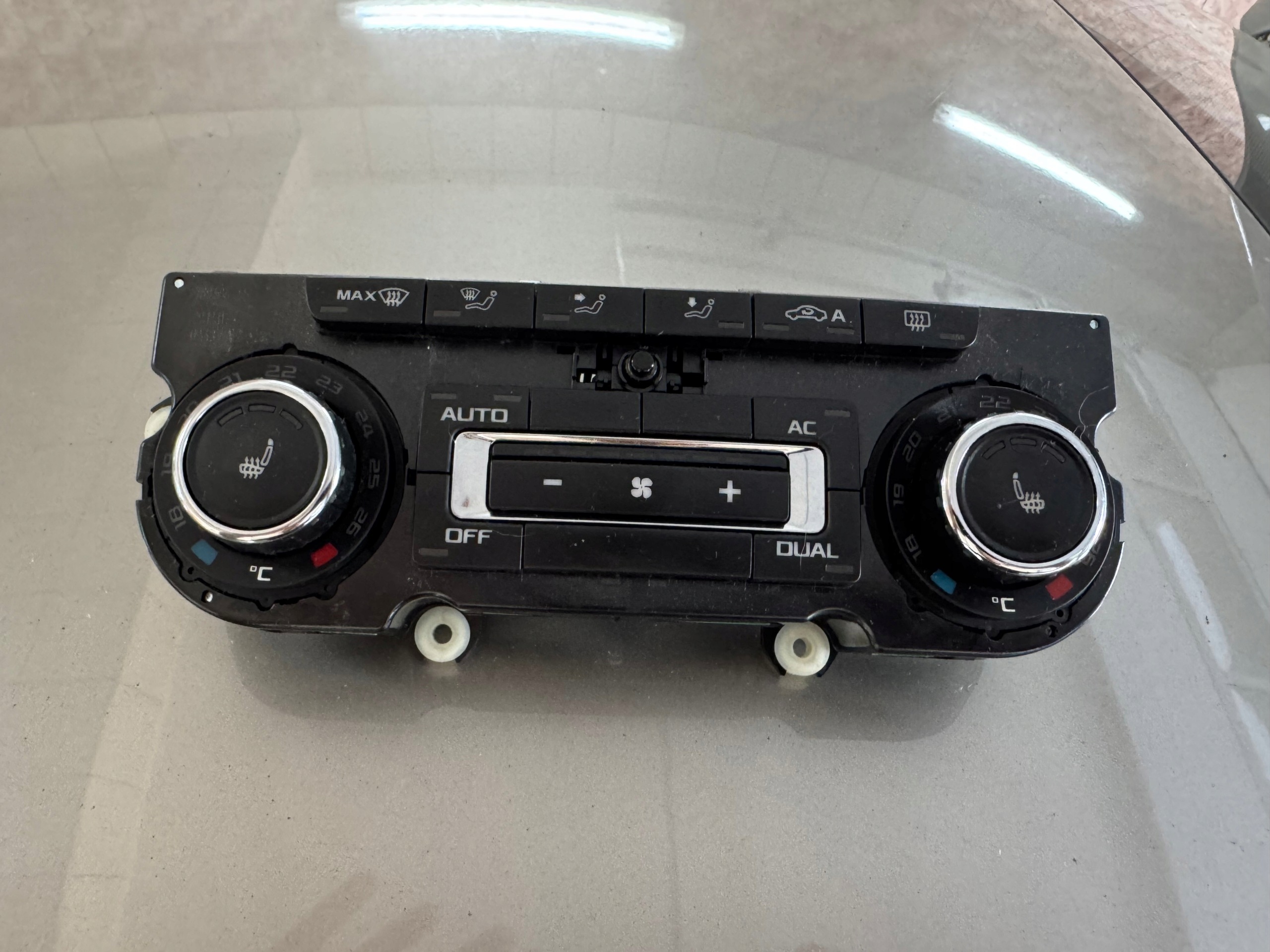 Unite commande clima Skoda OE 3T0907044BL octavia ii lift