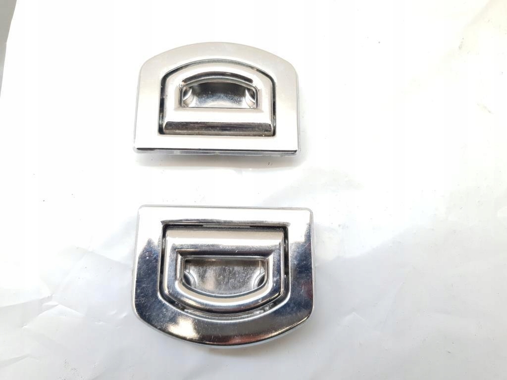 ZACZEP UCHWYT BAGAŻNIKA VW GOLF V