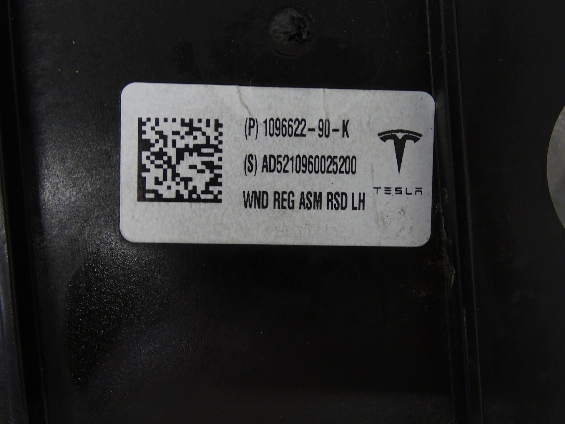mécanisme essuie glaces arrière de gauche portière TESLA MODEL 3 1096622-90-K
