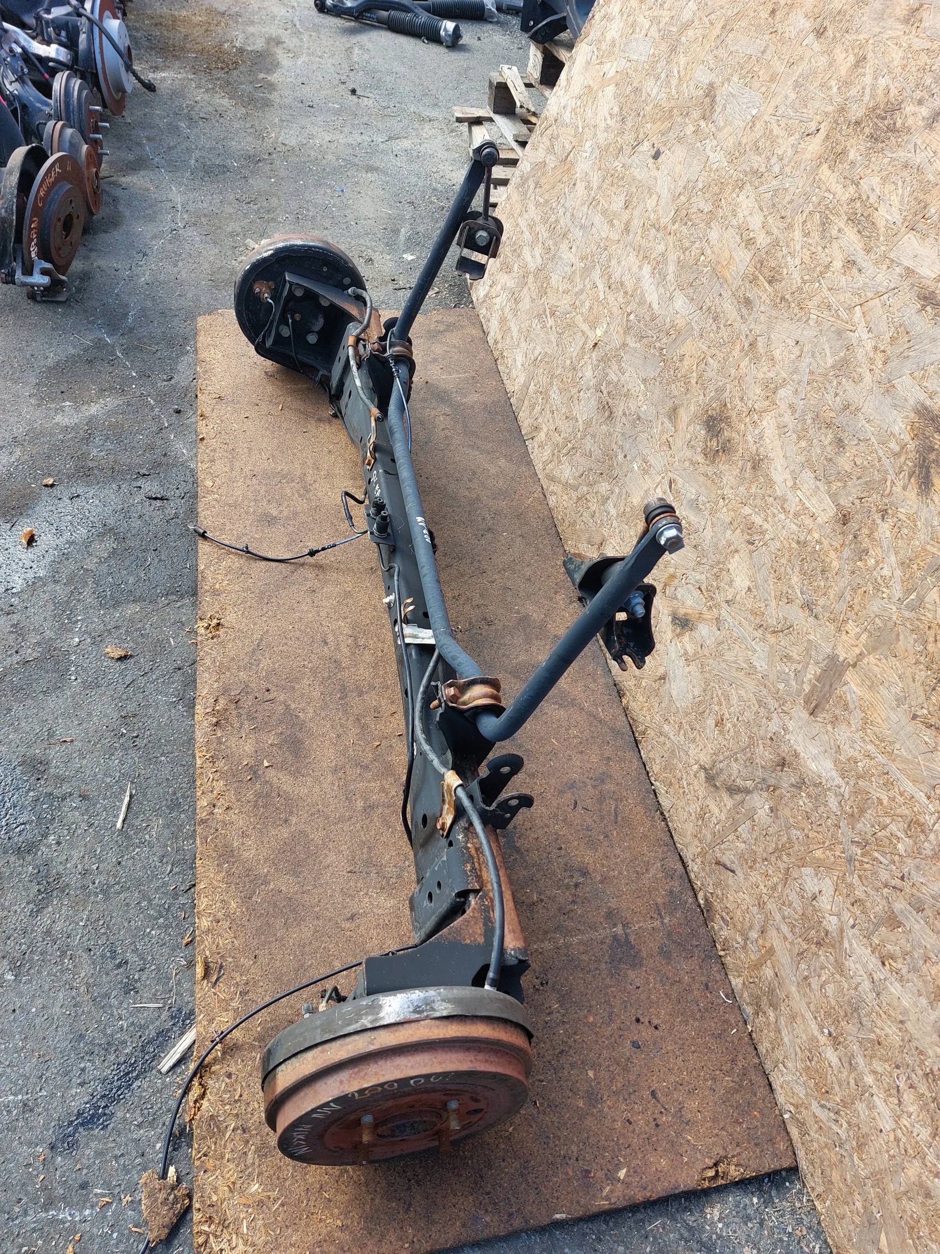 axis rear part sider Nissan NV200 09- DCi