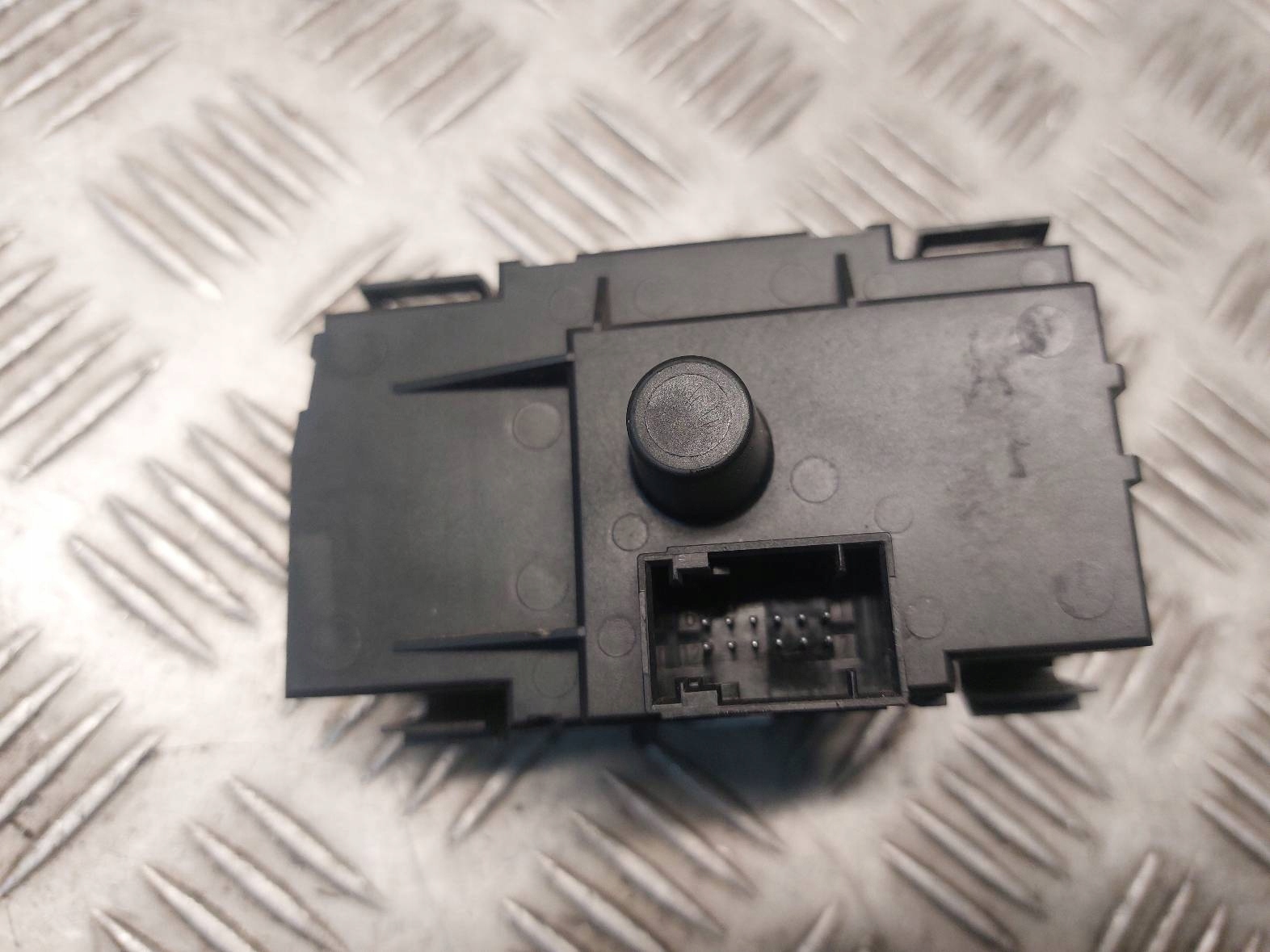 Interrupteur commande phares feux BMW E87 118d 6932795