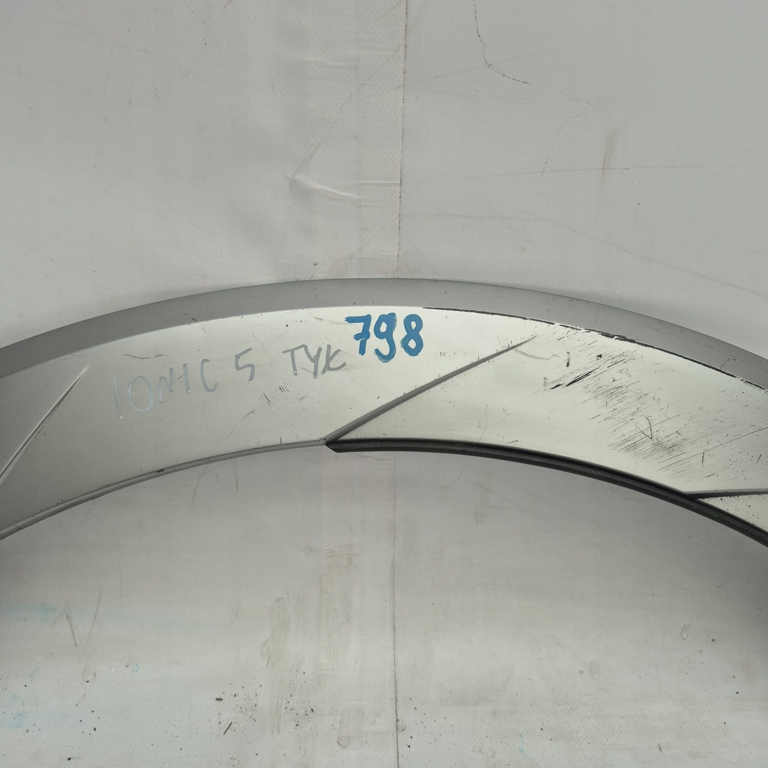 HYUNDAI IONIQ 5 21-> moulding cap left rear part