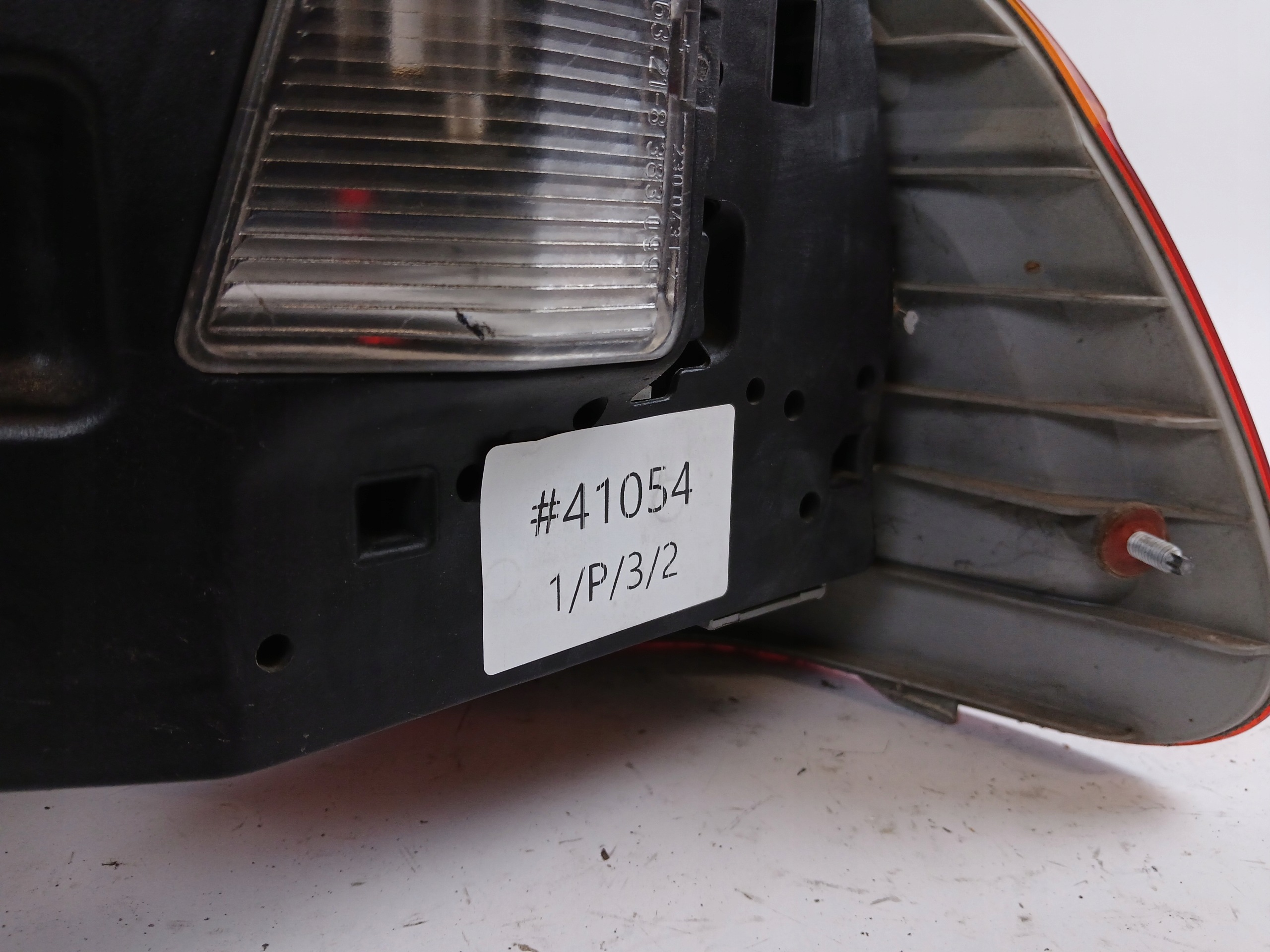 BMW E46 feu gauche arrière berline 8364921