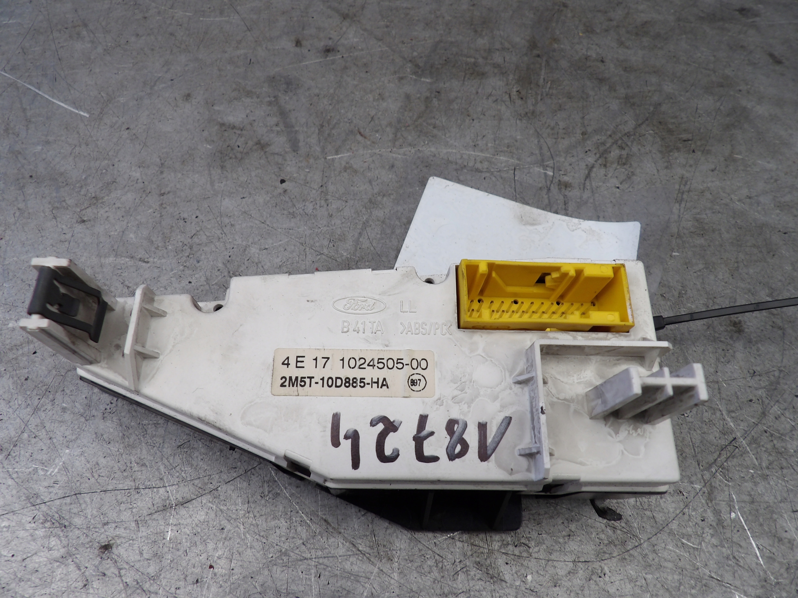 Ford Focus MK1 display 2M5T-10D885-HA 1024505-00