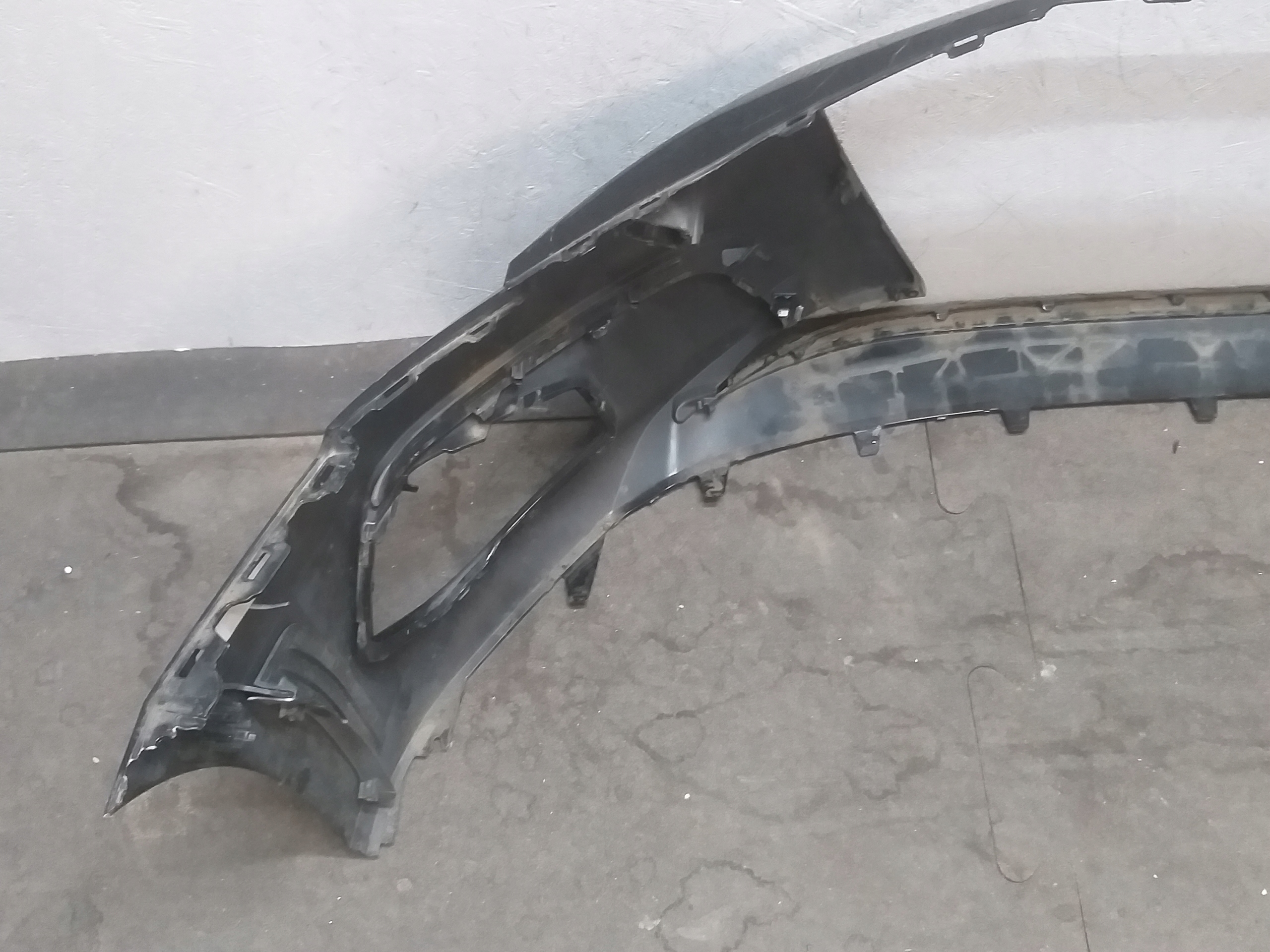 nárazník předek AUDI A3 8Y 20