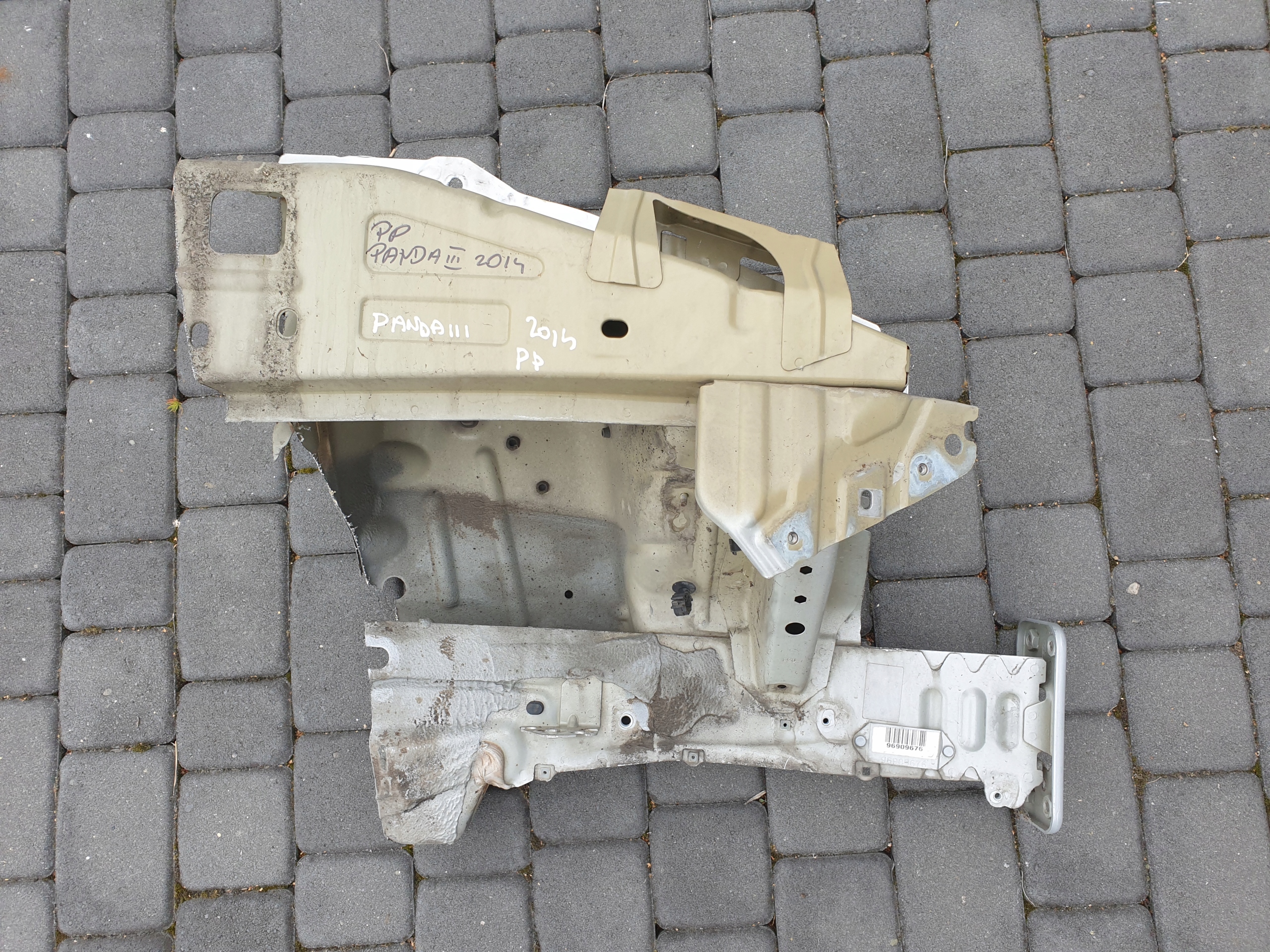 LONGHERONE quarto LONGHERONE FARTUCH FIAT PANDA III 3 2012- PP