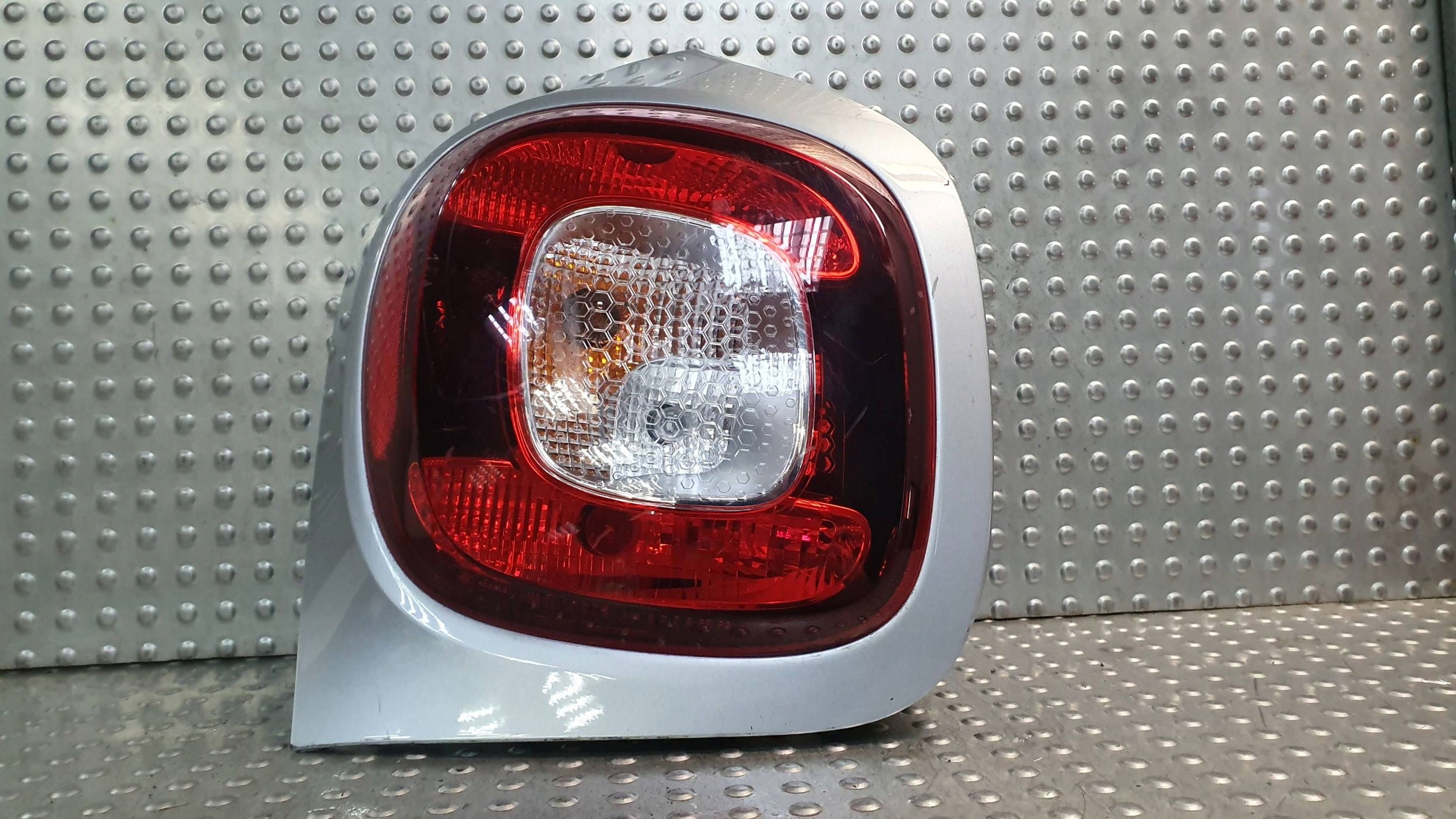 light rear part left SMART FORFOUR II 14- 265550049R