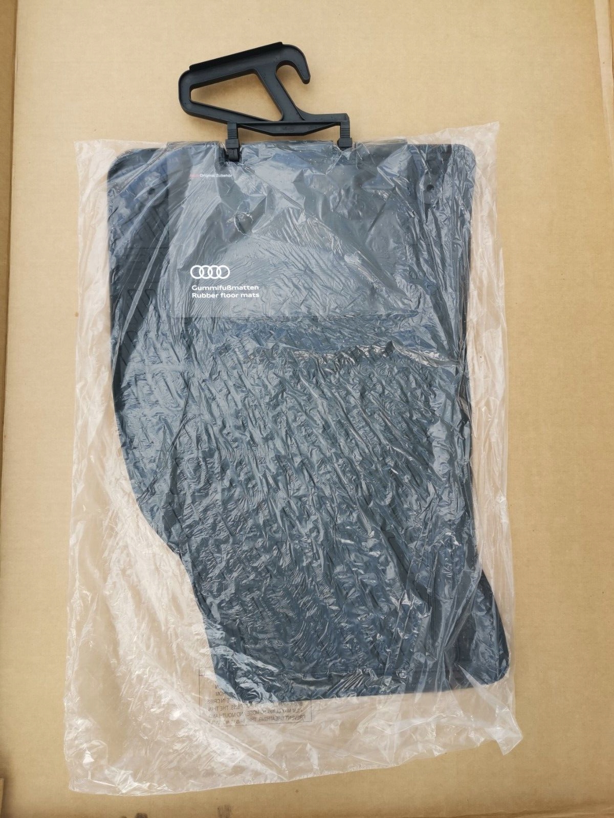 Gumové koberce Audi A6 4F2061501 přední Rl