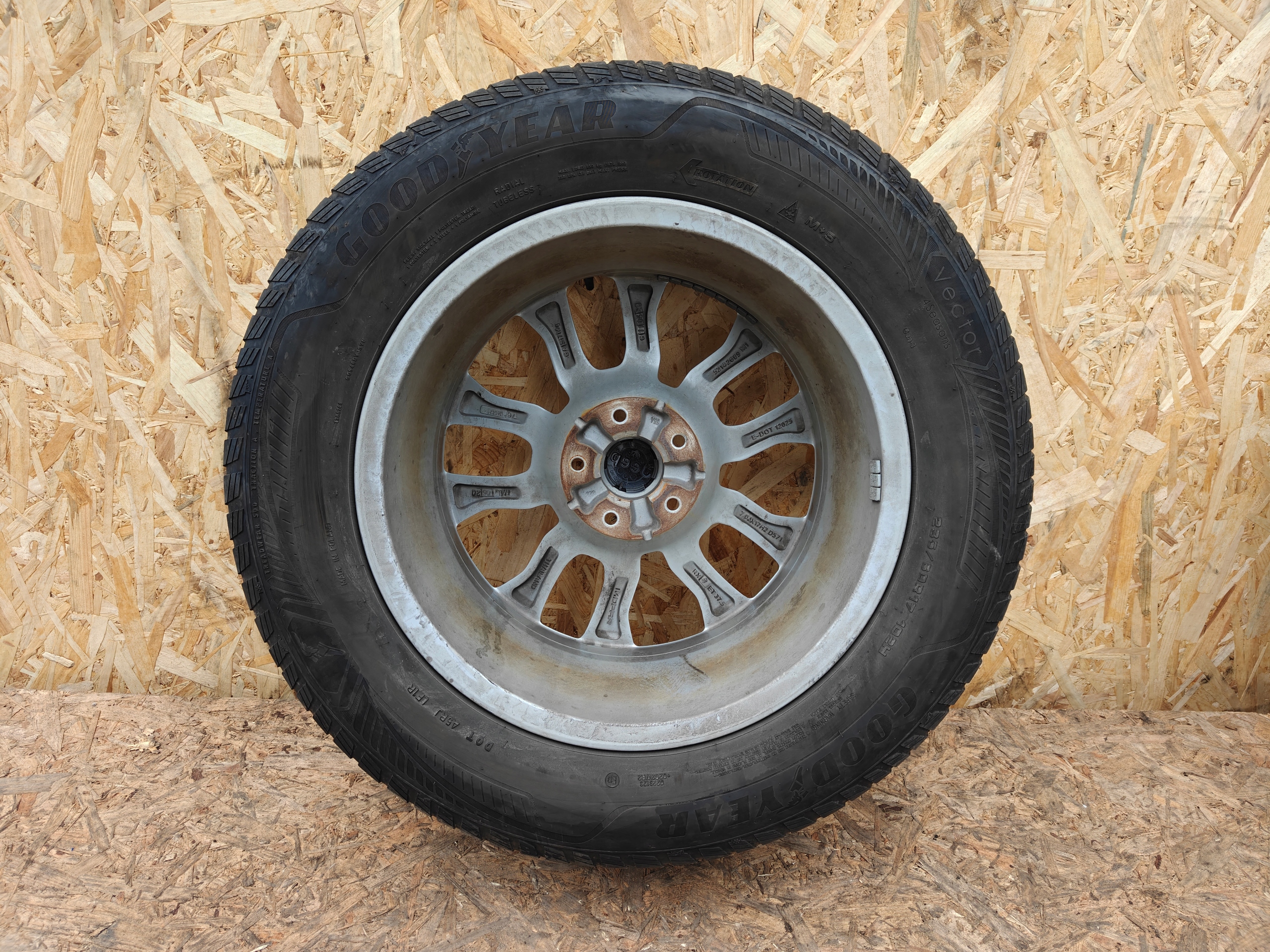 wheels discs JEEP COMPASS II LIFT 52142689 GOODYEAR VECTOR 4 235 60 17