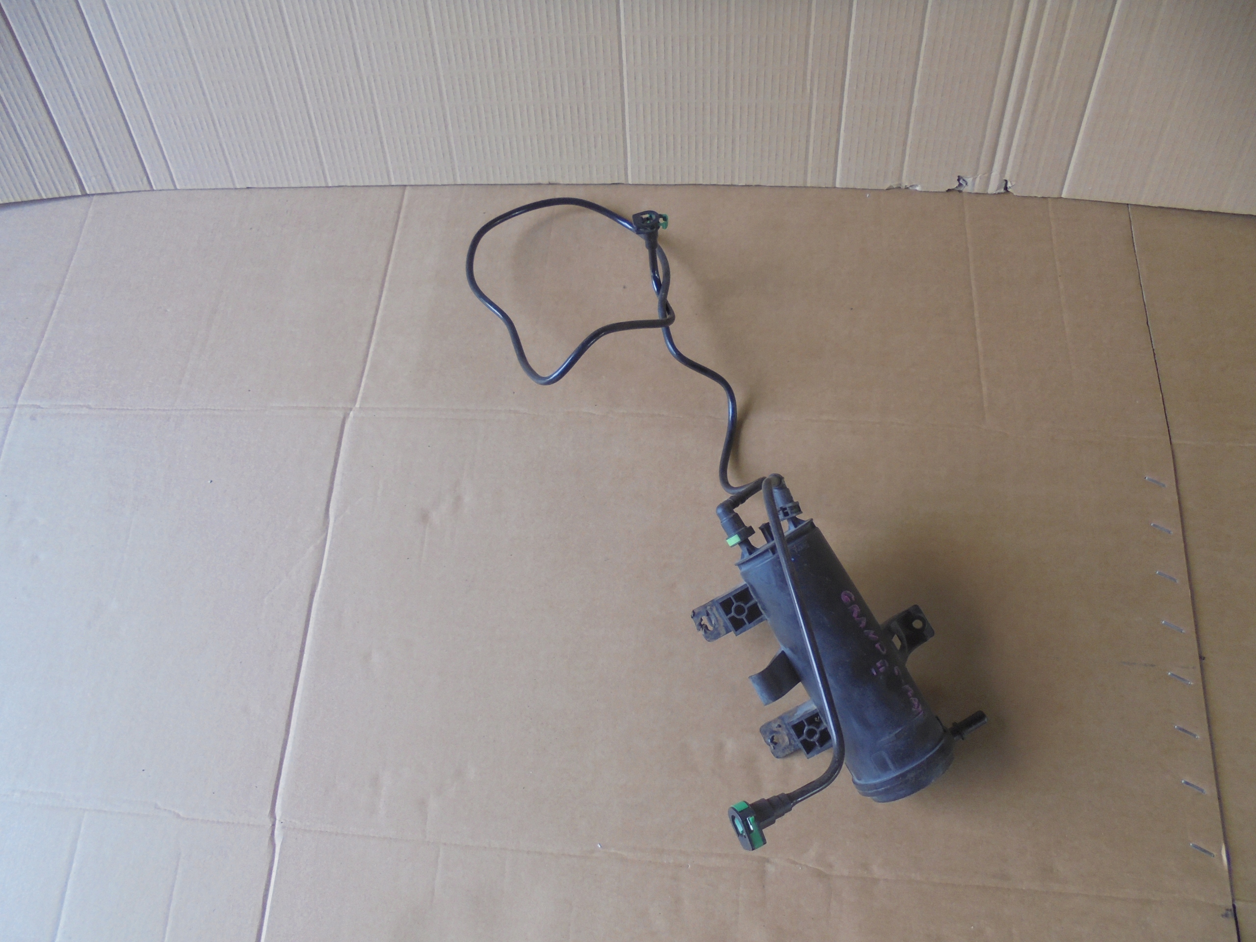 Ford OE 7M51-9E857-CE filtr węglowy