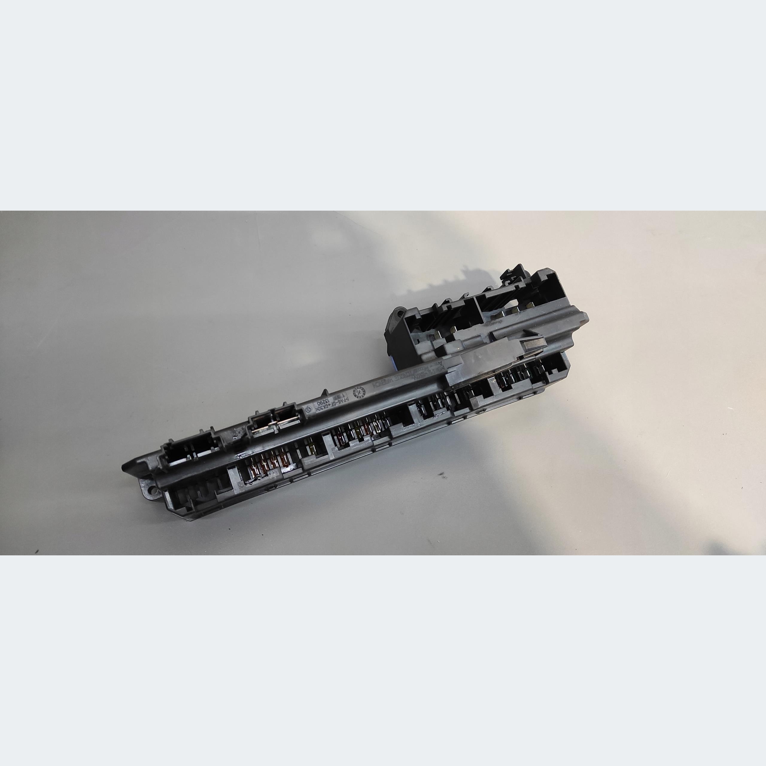 Module fusibles BMW E60 6957330