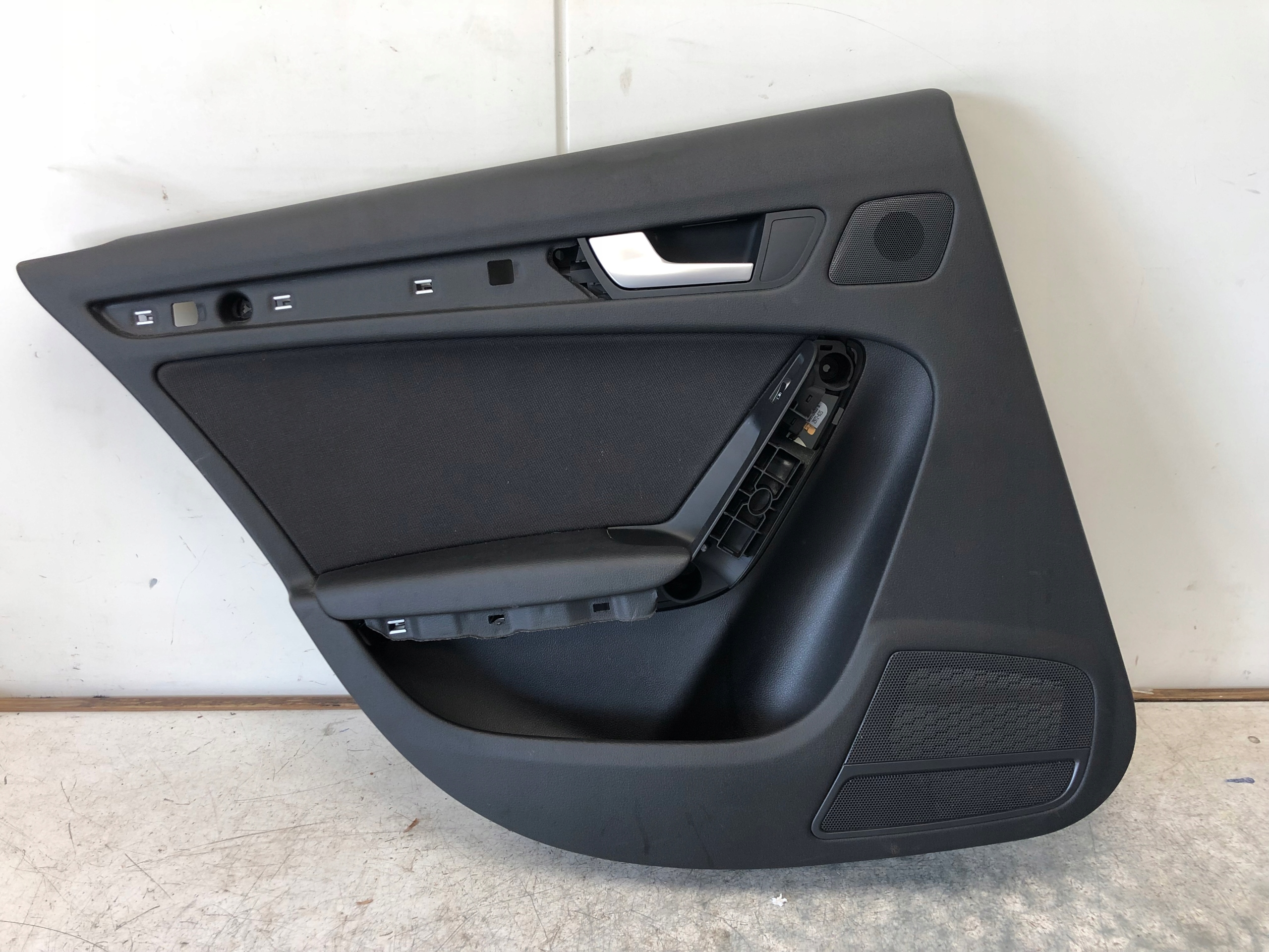 side door left rear part AUDI A4 B8 8K0867305