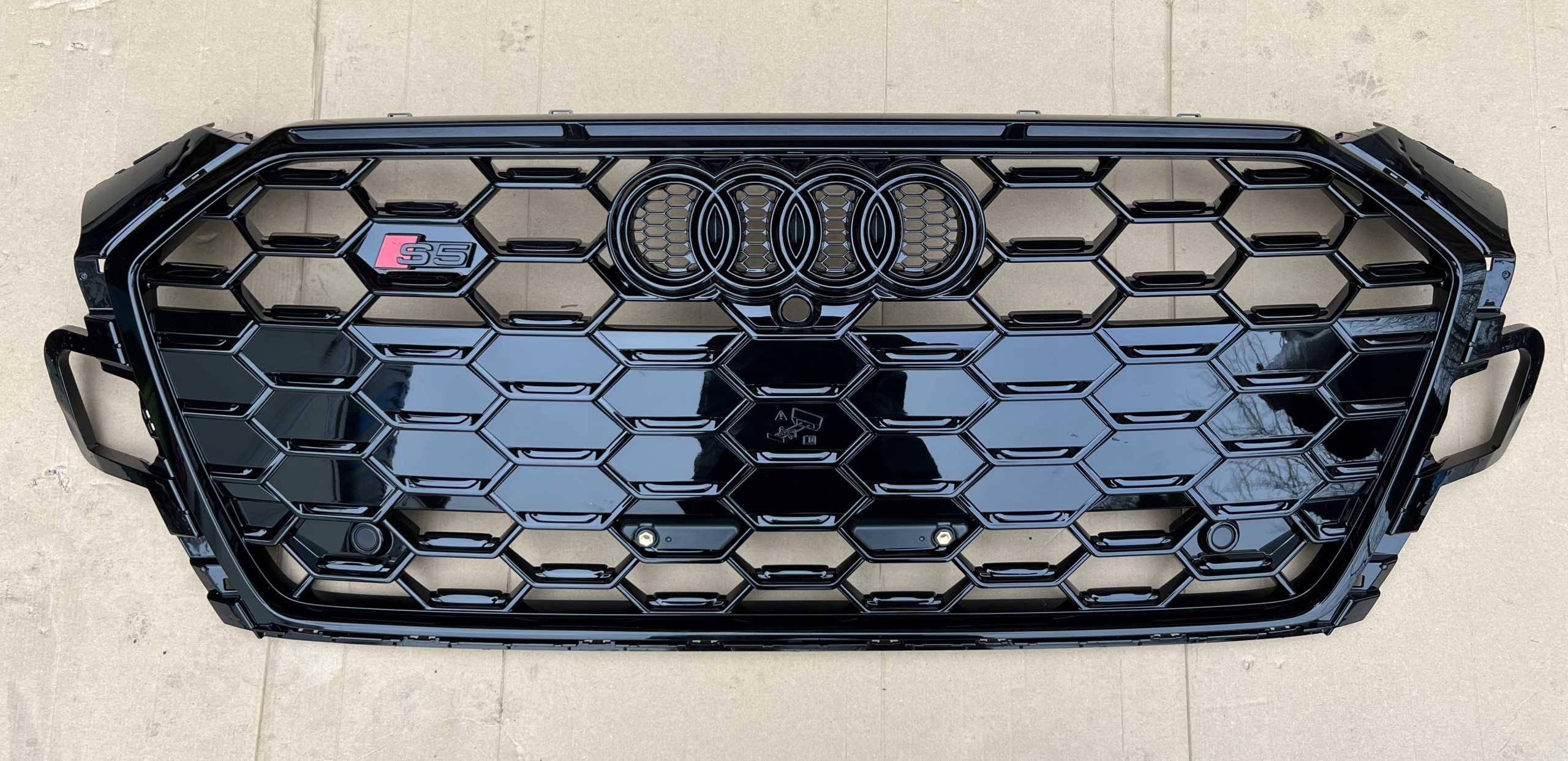 GRILL ATRAPA ZDERZAKA PRZÓD AUDI A5 S5 8W6 Numer katalogowy części Audi S5 8W6853651BQ