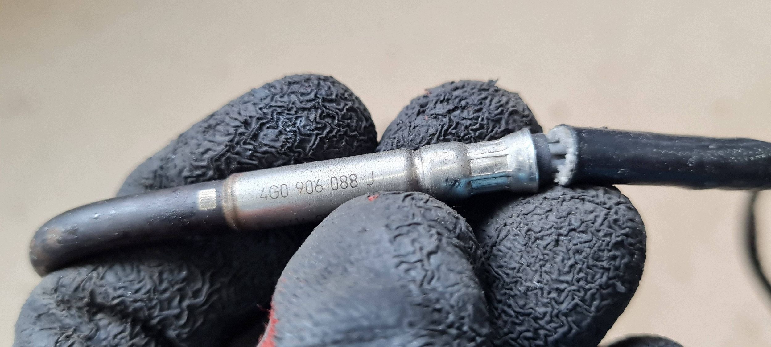 A5 8T LIFT Sensor TEMPERATURY Gase 2.0 TDI 4G0906088J A4 B8 Q5 A6 C7