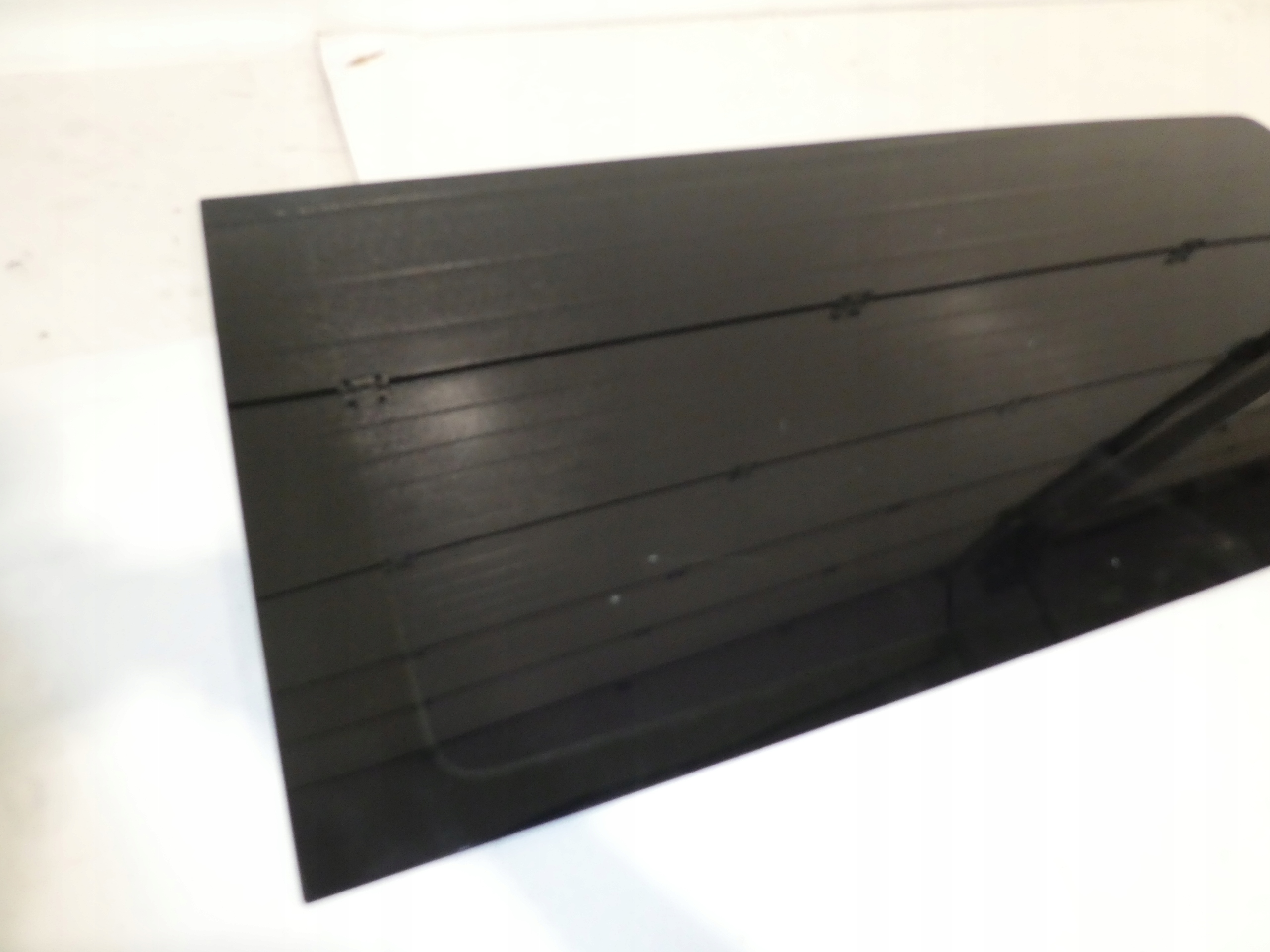VW T6 CARAVELLE LONG window left rear 7E3845331