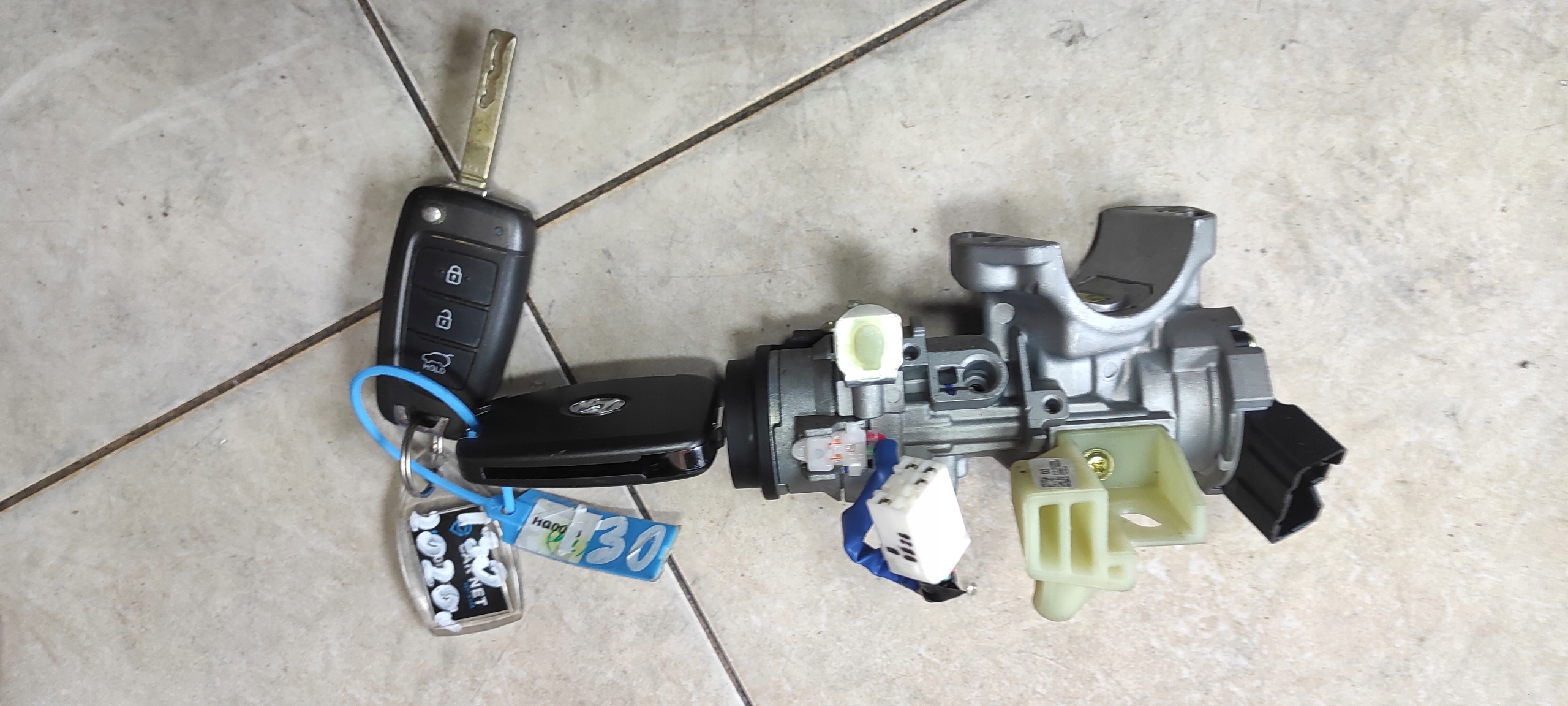 81910D3000 - HYUNDAI I30 III замок зажигания + 1 ключ 2020