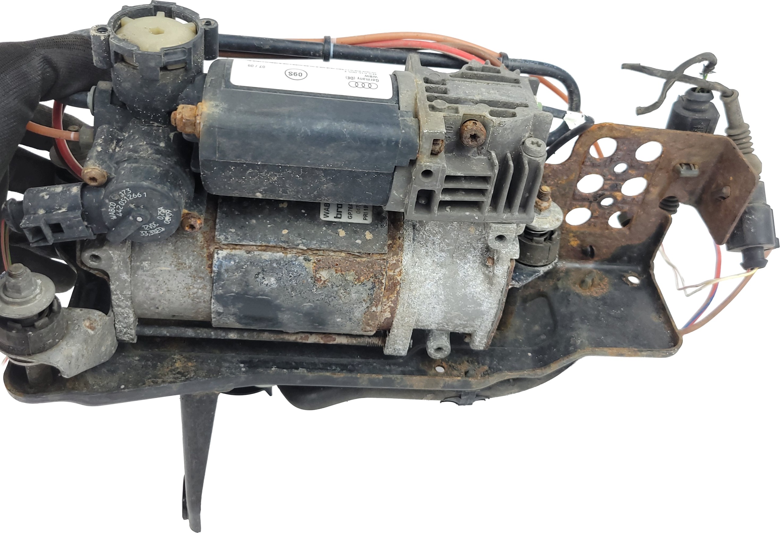 AUDI A6 C6 LIFT compressor; springing compressor air 4F0616005E USZKOD