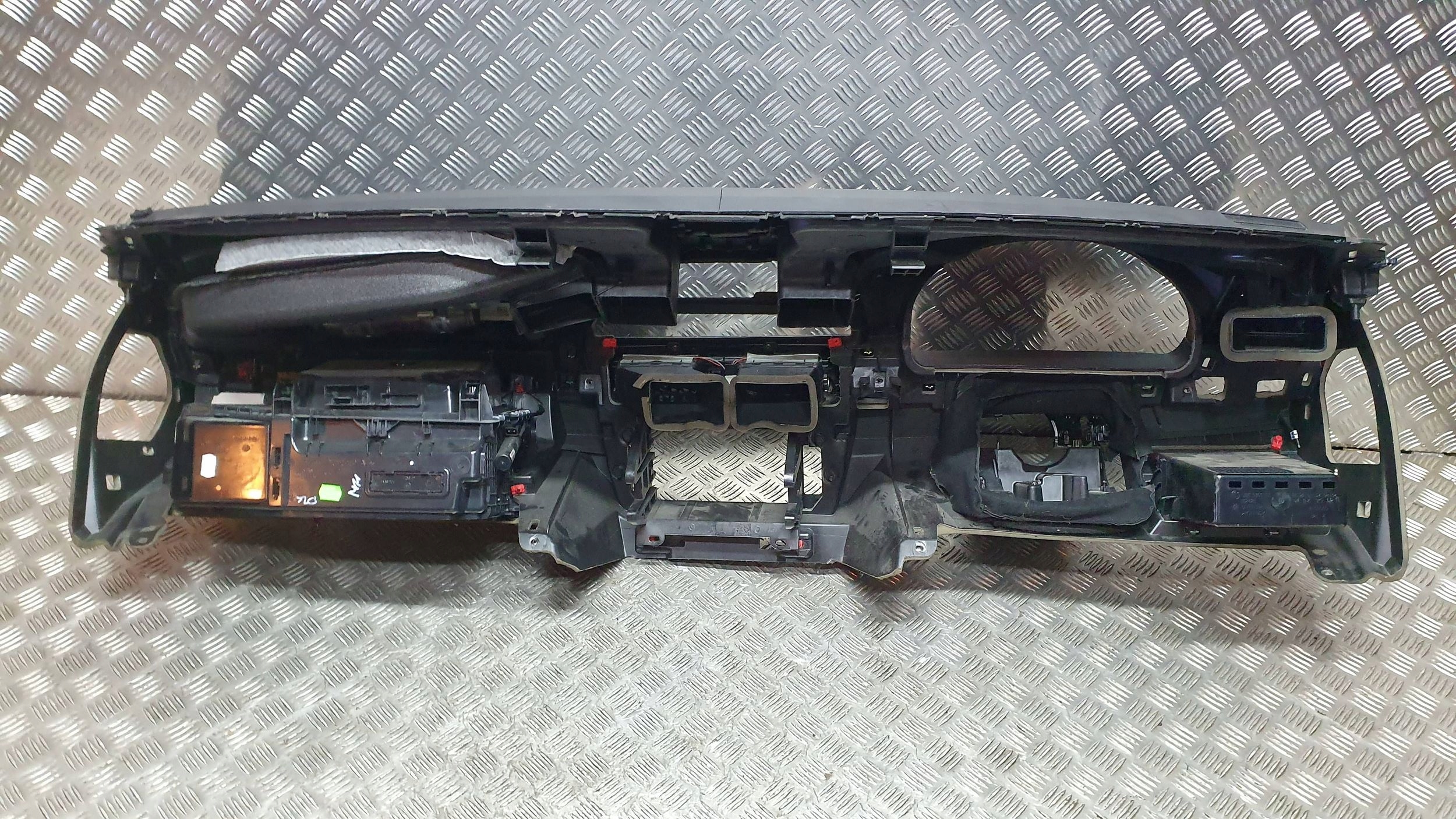 dashboard instrument panel cockpit airbag BMW F10 F11 10
